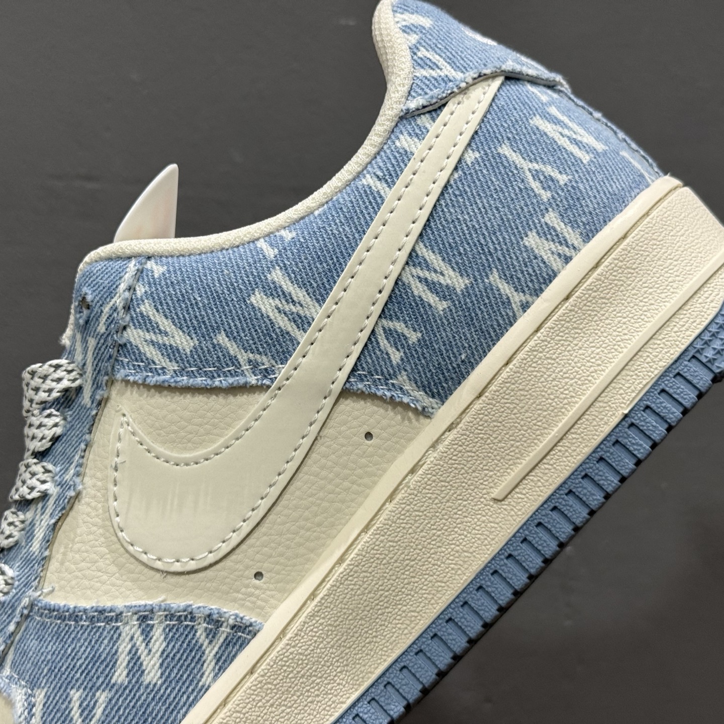 Nike Air Force 1'07 Low 浅蓝牛仔 空军一号低帮休闲板鞋 XY2025-002-莆田鞋,莆田鞋货源,高仿鞋,高仿鞋货源,安福档口,莆田高仿鞋,莆田鞋批发,高仿鞋批发,莆田高仿运动鞋,高仿运动鞋,莆田运动鞋 Nike Air Force 1'07 Low 浅蓝牛仔 空军一号低帮休闲板鞋 XY2025-002