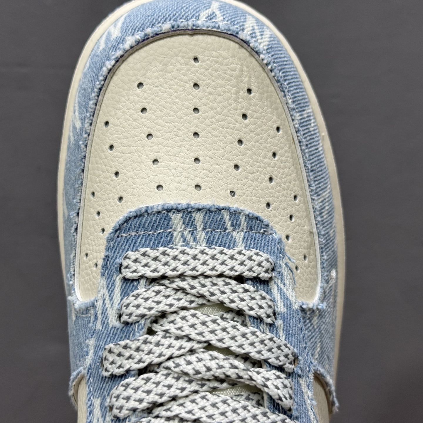 Nike Air Force 1'07 Low 浅蓝牛仔 空军一号低帮休闲板鞋 XY2025-002-莆田鞋,莆田鞋货源,高仿鞋,高仿鞋货源,安福档口,莆田高仿鞋,莆田鞋批发,高仿鞋批发,莆田高仿运动鞋,高仿运动鞋,莆田运动鞋 Nike Air Force 1'07 Low 浅蓝牛仔 空军一号低帮休闲板鞋 XY2025-002