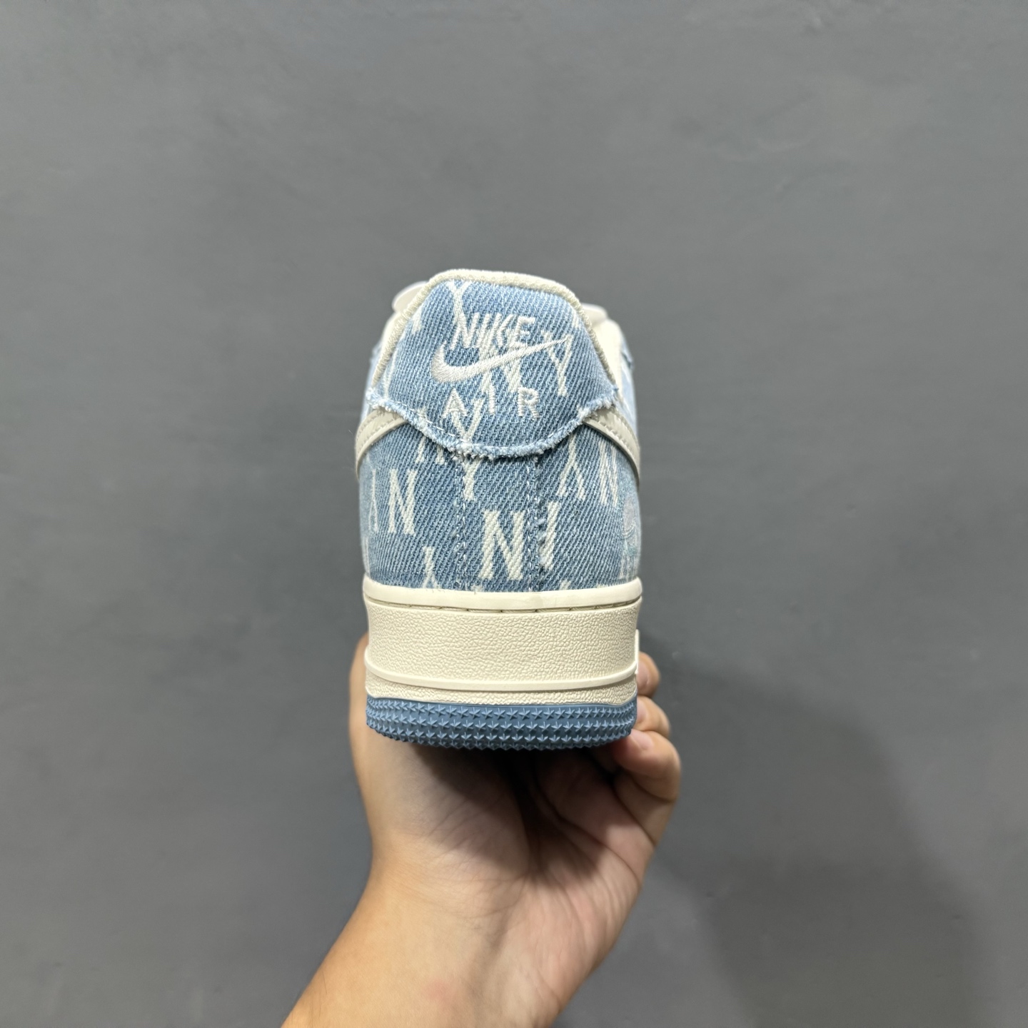 Nike Air Force 1'07 Low 浅蓝牛仔 空军一号低帮休闲板鞋 XY2025-002-莆田鞋,莆田鞋货源,高仿鞋,高仿鞋货源,安福档口,莆田高仿鞋,莆田鞋批发,高仿鞋批发,莆田高仿运动鞋,高仿运动鞋,莆田运动鞋 Nike Air Force 1'07 Low 浅蓝牛仔 空军一号低帮休闲板鞋 XY2025-002