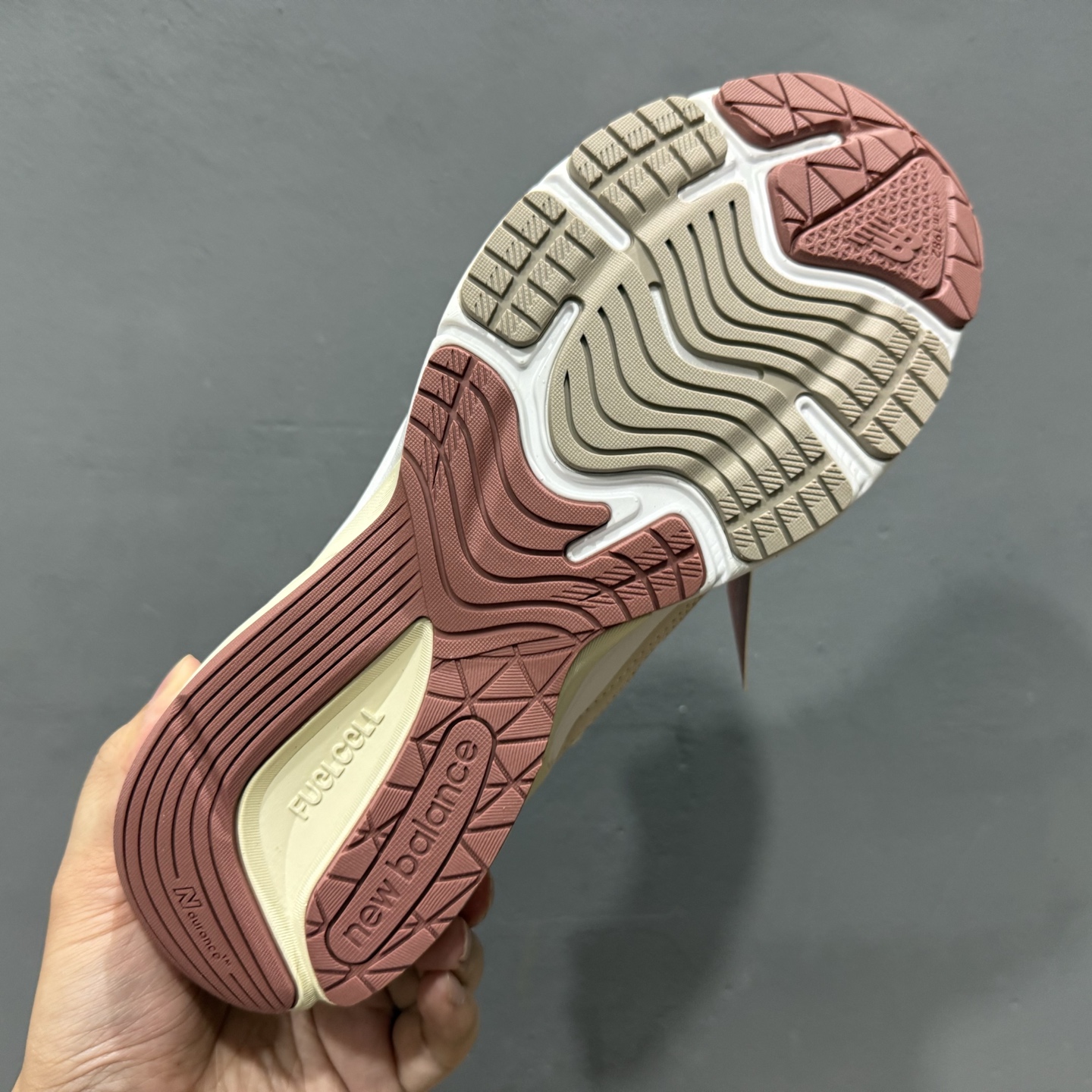 Loro Piana x New Balance NB 990 灰色 U990LP6-莆田鞋,莆田鞋货源,高仿鞋,高仿鞋货源,安福档口,莆田高仿鞋,莆田鞋批发,高仿鞋批发,莆田高仿运动鞋,高仿运动鞋,莆田运动鞋 Loro Piana x New Balance NB 990 灰色 U990LP6