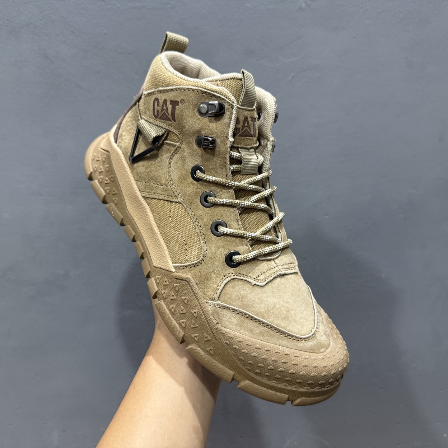 CAT 卡特 户外工装靴 P721906 时尚潮流搭配 面料釆用意大利进口磨砂牛皮