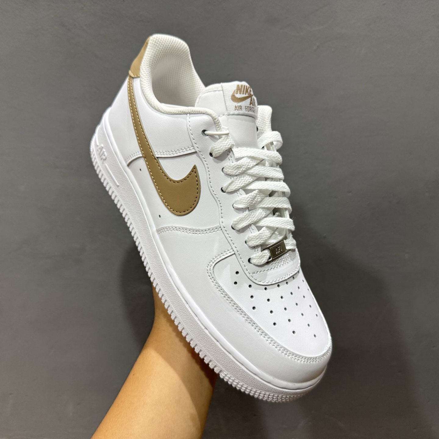 Nike Air Force 1'07 Low 空军一号低帮休闲板鞋 FJ4146-120-莆田鞋,莆田鞋货源,高仿鞋,高仿鞋货源,安福档口,莆田高仿鞋,莆田鞋批发,高仿鞋批发,莆田高仿运动鞋,高仿运动鞋,莆田运动鞋 Nike Air Force 1'07 Low 空军一号低帮休闲板鞋 FJ4146-120
