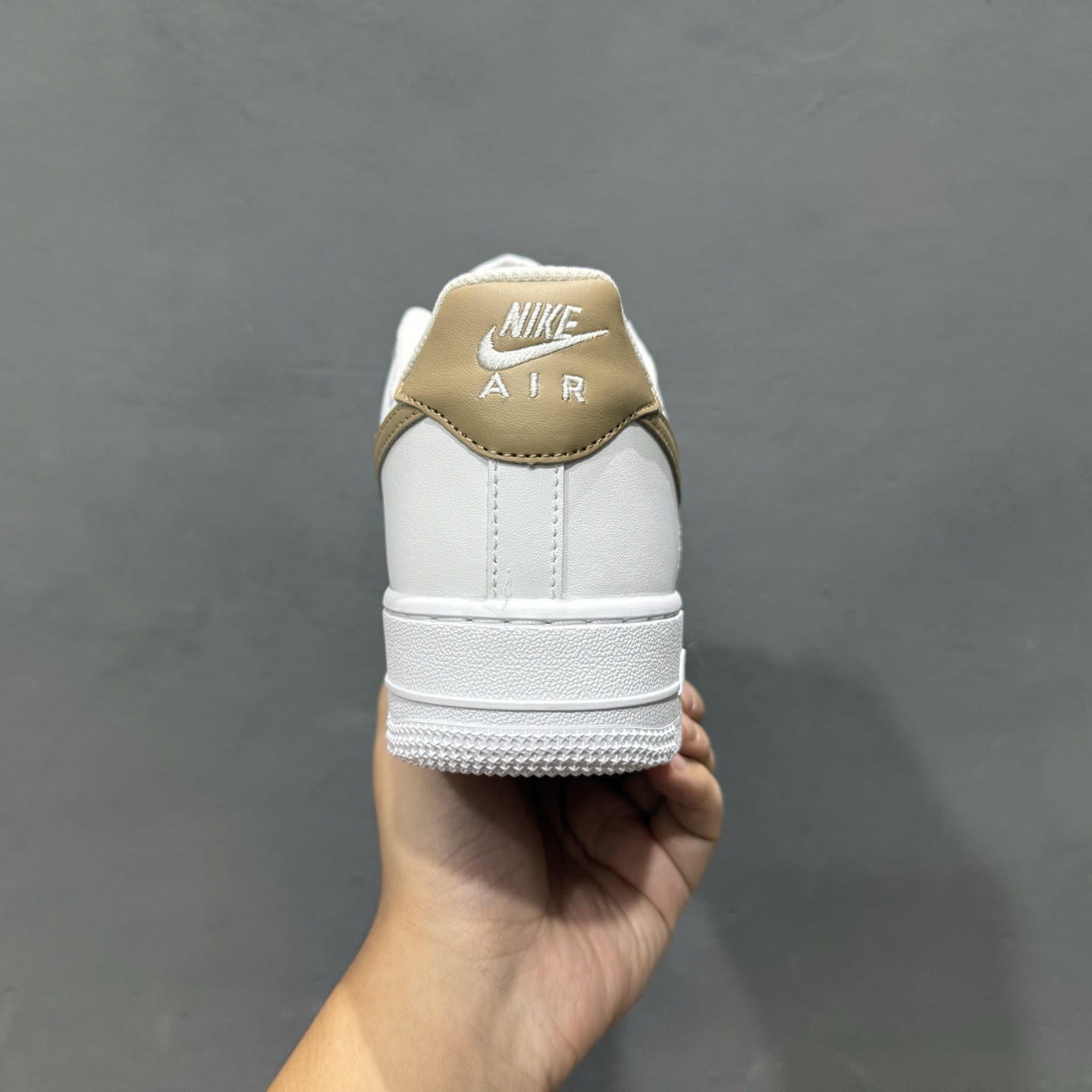 Nike Air Force 1'07 Low 空军一号低帮休闲板鞋 FJ4146-120-莆田鞋,莆田鞋货源,高仿鞋,高仿鞋货源,安福档口,莆田高仿鞋,莆田鞋批发,高仿鞋批发,莆田高仿运动鞋,高仿运动鞋,莆田运动鞋 Nike Air Force 1'07 Low 空军一号低帮休闲板鞋 FJ4146-120