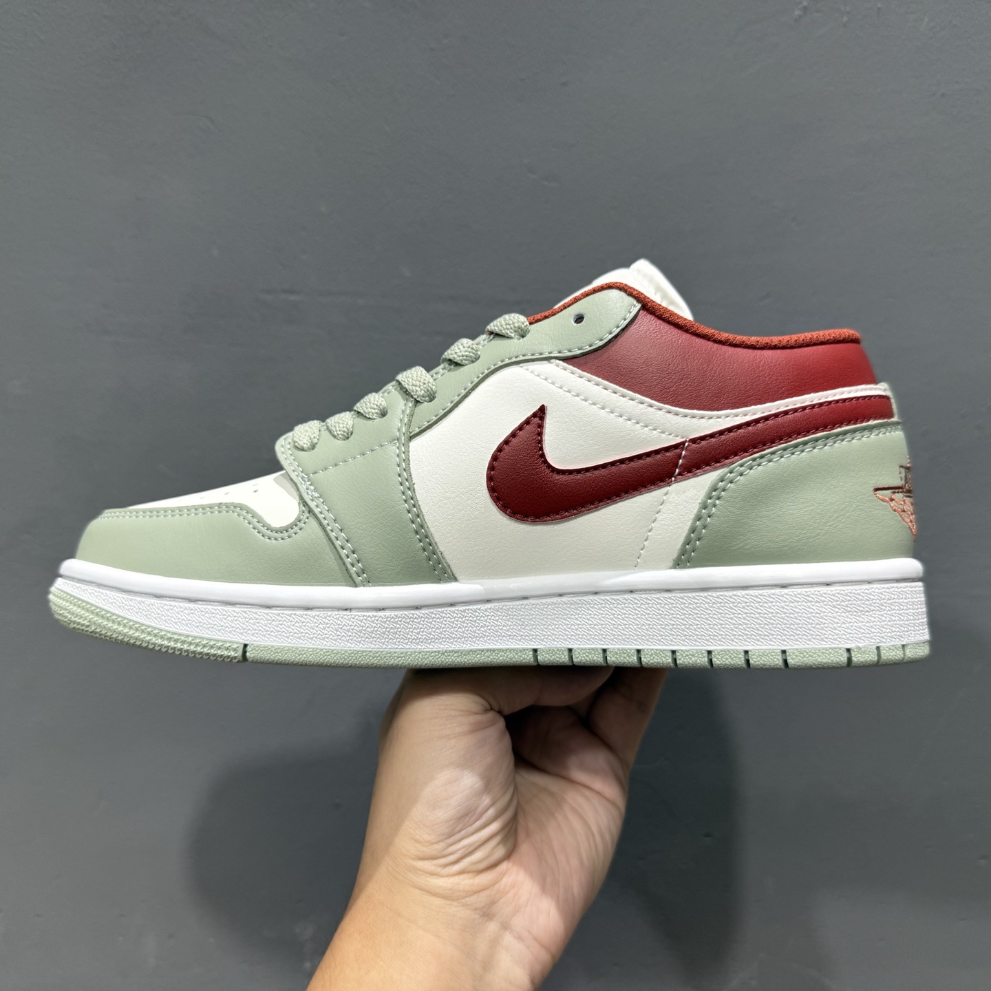 Air Jordan 1 Low 酒红青色 AJ1乔1低帮休闲板鞋 553338-133-莆田鞋,莆田鞋货源,高仿鞋,高仿鞋货源,安福档口,莆田高仿鞋,莆田鞋批发,高仿鞋批发,莆田高仿运动鞋,高仿运动鞋,莆田运动鞋 Air Jordan 1 Low 酒红青色 AJ1乔1低帮休闲板鞋 553338-133