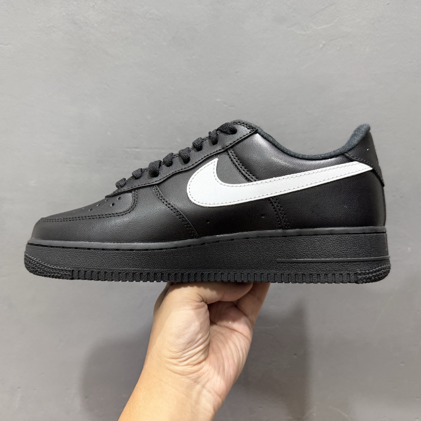 Supreme x Nike Air Force 1'07 Low 联名款 空军一号低帮休闲板鞋 CU9225-002-莆田鞋,莆田鞋货源,高仿鞋,高仿鞋货源,安福档口,莆田高仿鞋,莆田鞋批发,高仿鞋批发,莆田高仿运动鞋,高仿运动鞋,莆田运动鞋 Supreme x Nike Air Force 1'07 Low 联名款 空军一号低帮休闲板鞋 CU9225-002