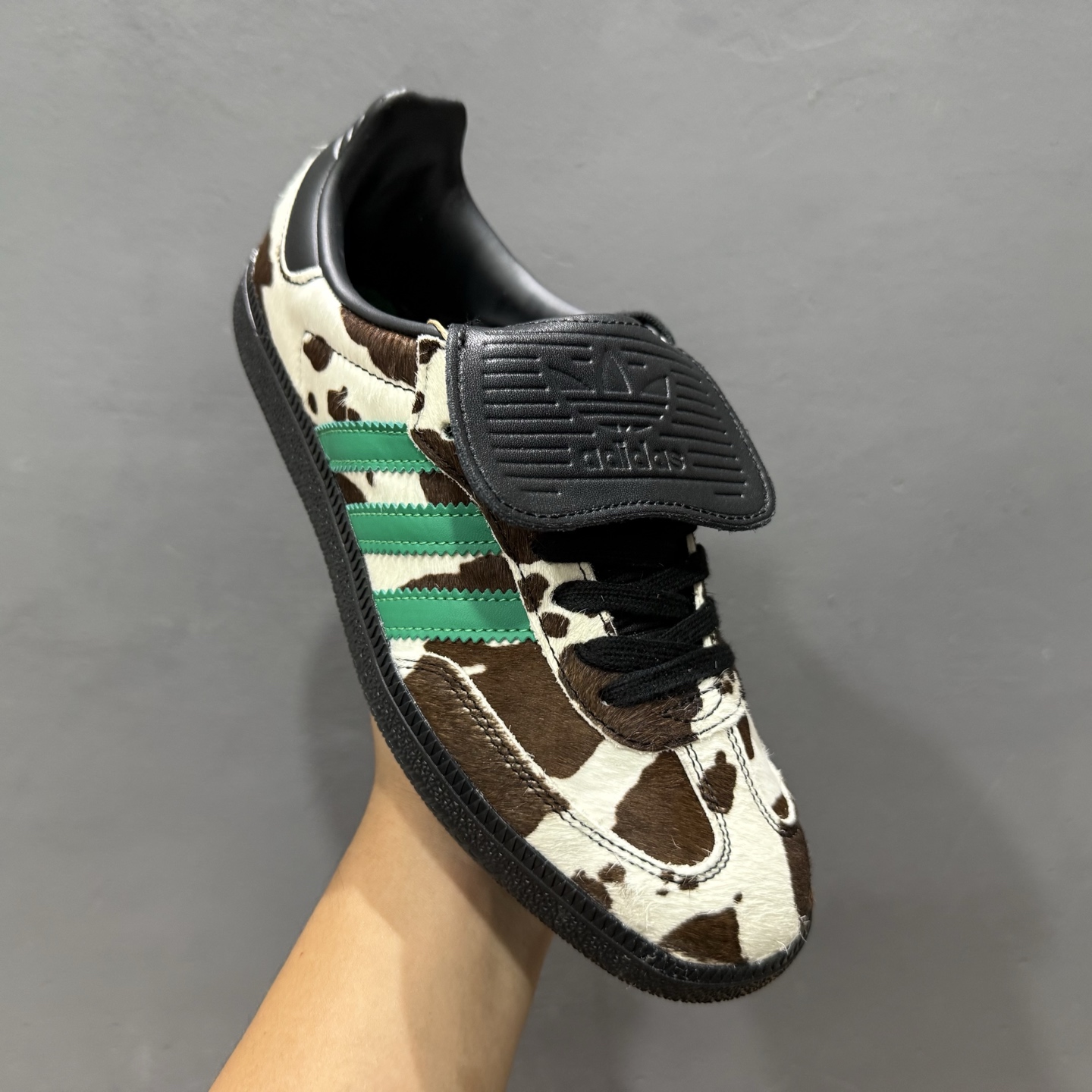 adidas originals Samba LT 黑白色 JS3930