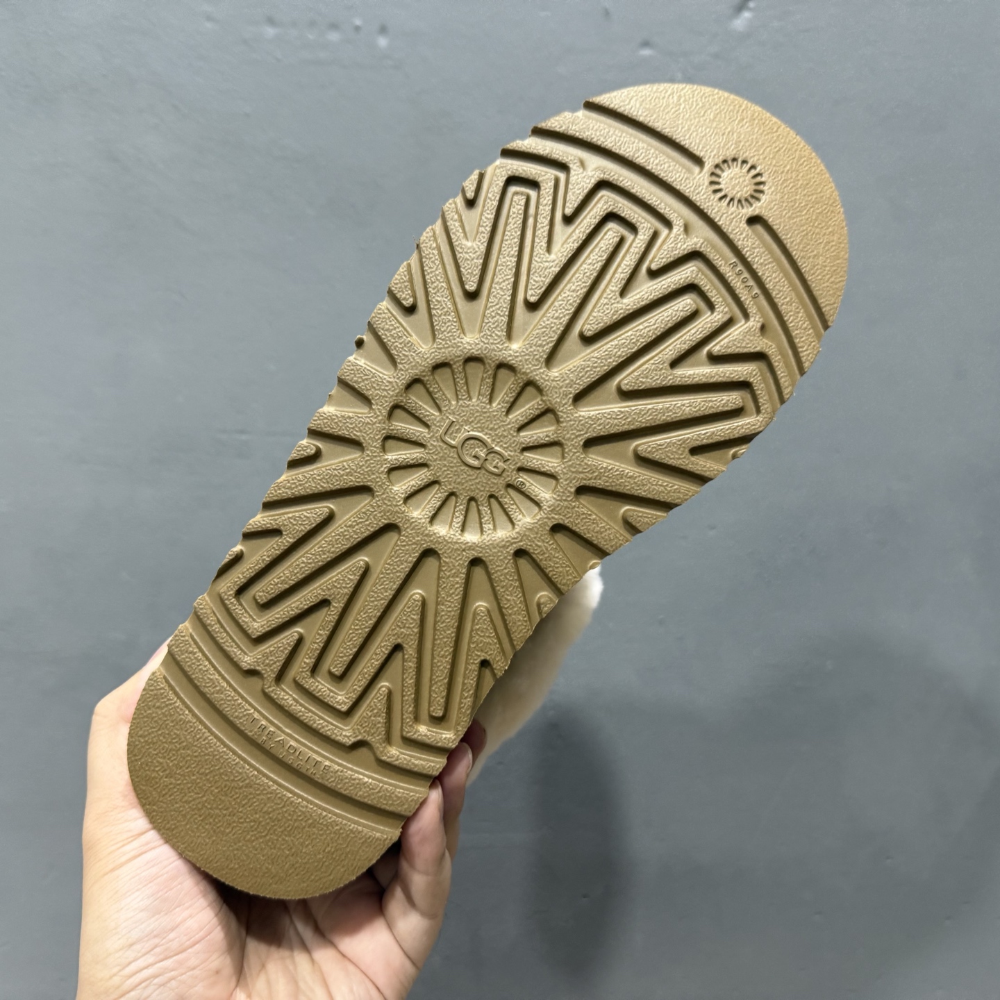 UGG 星拖厚底秋冬羊皮毛一体雪地靴 小红书爆款 河南隆丰皮料生产 羊绒鞋垫