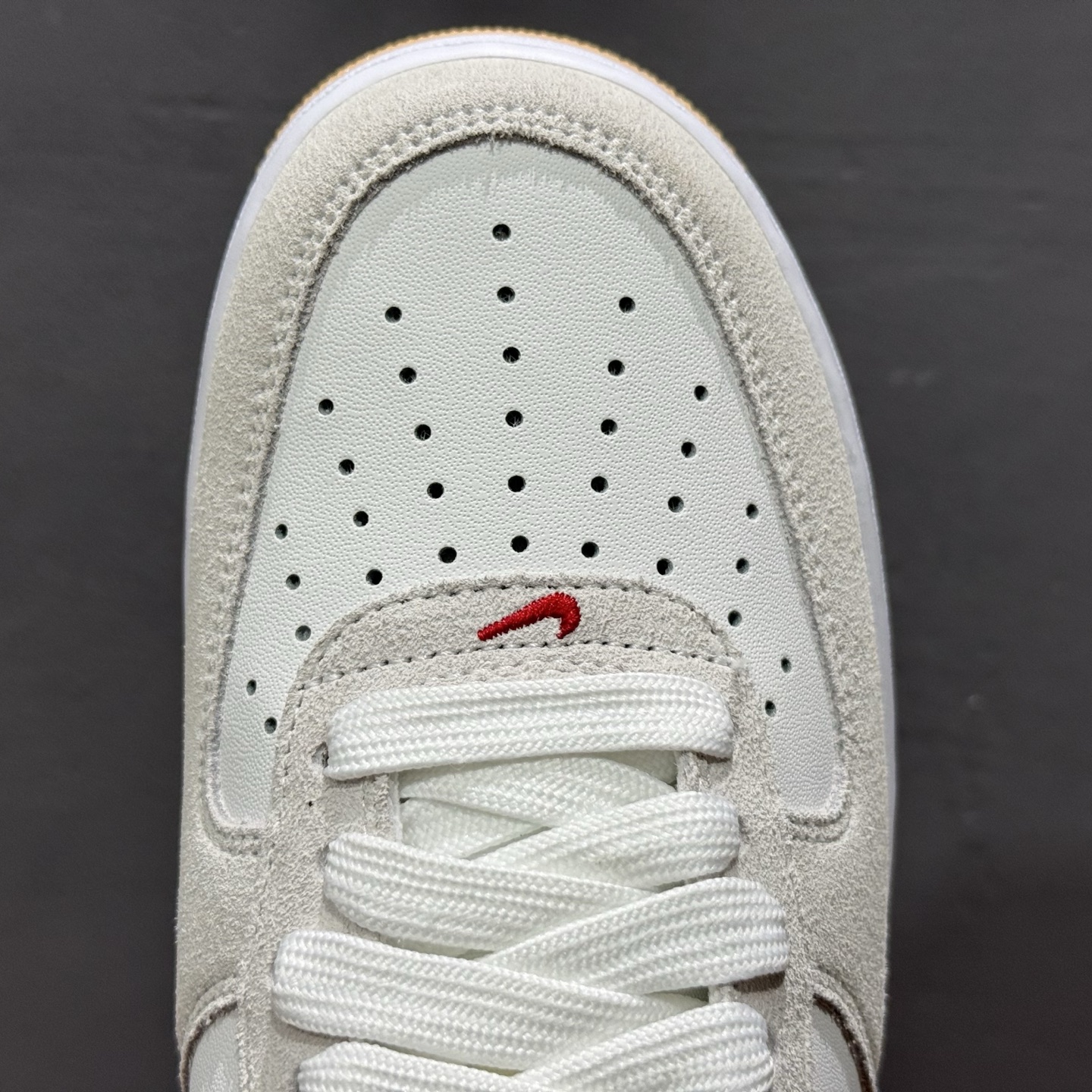 Nike Air Force 1'07 Low 空军一号低帮休闲板鞋 IB6388-101-莆田鞋,莆田鞋货源,高仿鞋,高仿鞋货源,安福档口,莆田高仿鞋,莆田鞋批发,高仿鞋批发,莆田高仿运动鞋,高仿运动鞋,莆田运动鞋 Nike Air Force 1'07 Low 空军一号低帮休闲板鞋 IB6388-101