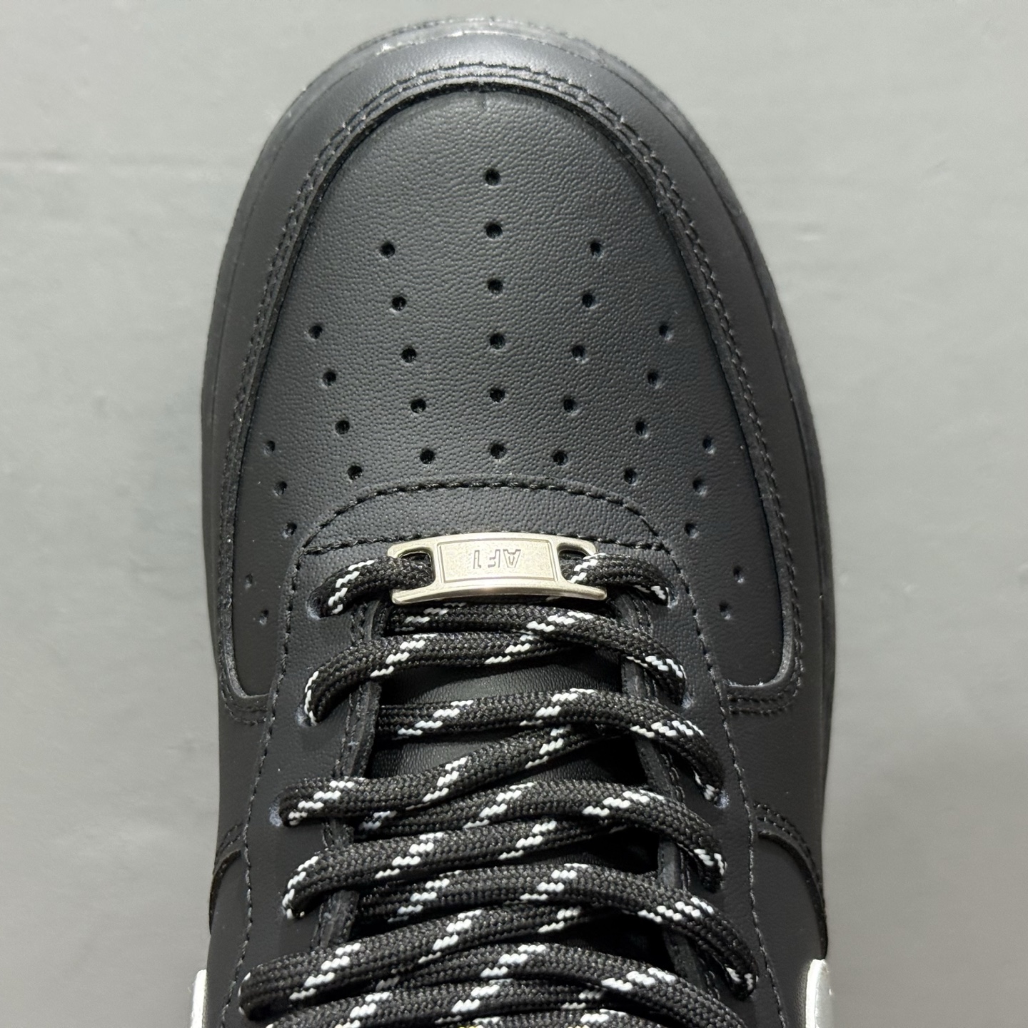 Nike Air Force 1'07 Low 黑银武士 空军一号低帮休闲板鞋 ZH0316-125-莆田鞋,莆田鞋货源,高仿鞋,高仿鞋货源,安福档口,莆田高仿鞋,莆田鞋批发,高仿鞋批发,莆田高仿运动鞋,高仿运动鞋,莆田运动鞋 Nike Air Force 1'07 Low 黑银武士 空军一号低帮休闲板鞋 ZH0316-125