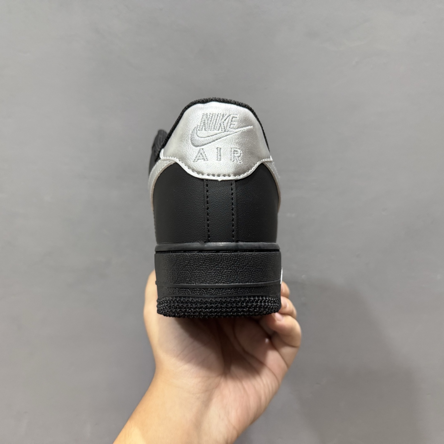 Nike Air Force 1'07 Low 黑银武士 空军一号低帮休闲板鞋 ZH0316-125-莆田鞋,莆田鞋货源,高仿鞋,高仿鞋货源,安福档口,莆田高仿鞋,莆田鞋批发,高仿鞋批发,莆田高仿运动鞋,高仿运动鞋,莆田运动鞋 Nike Air Force 1'07 Low 黑银武士 空军一号低帮休闲板鞋 ZH0316-125