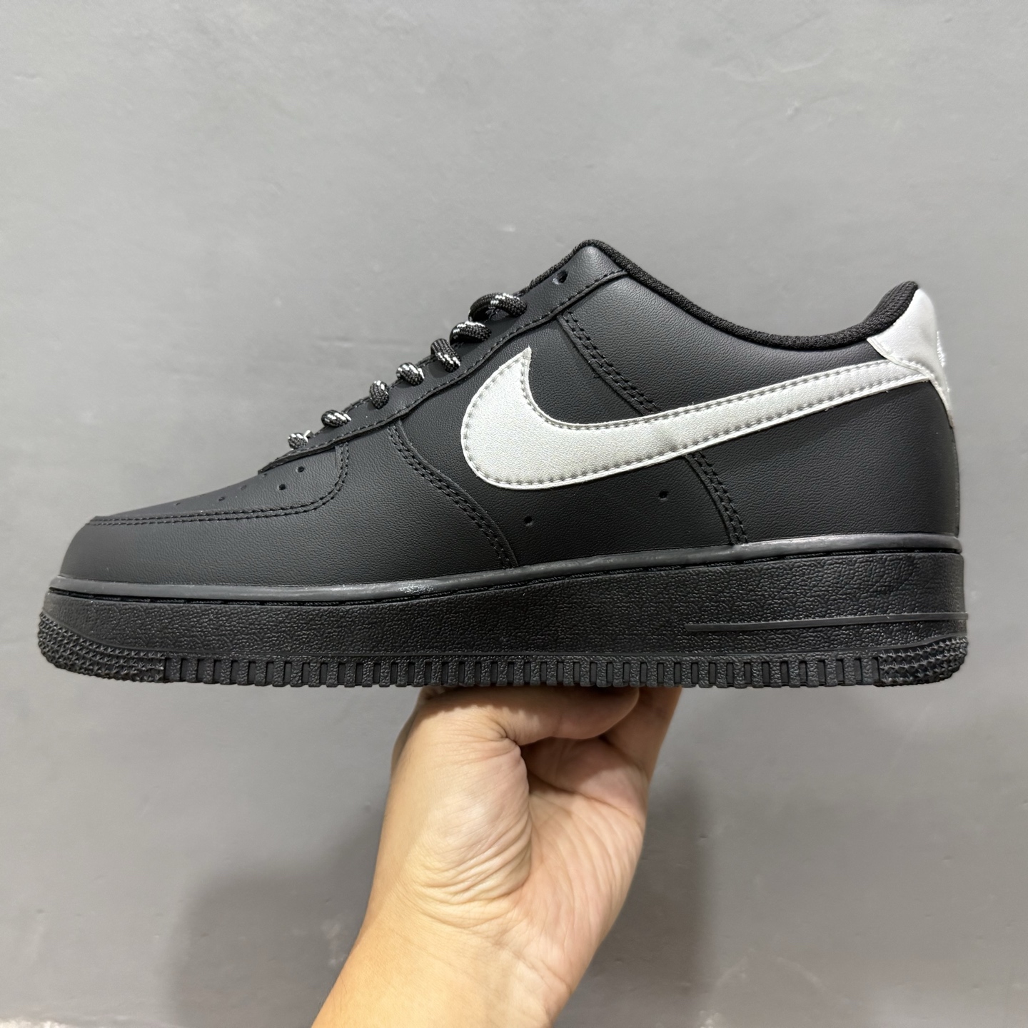 Nike Air Force 1'07 Low 黑银武士 空军一号低帮休闲板鞋 ZH0316-125-莆田鞋,莆田鞋货源,高仿鞋,高仿鞋货源,安福档口,莆田高仿鞋,莆田鞋批发,高仿鞋批发,莆田高仿运动鞋,高仿运动鞋,莆田运动鞋 Nike Air Force 1'07 Low 黑银武士 空军一号低帮休闲板鞋 ZH0316-125
