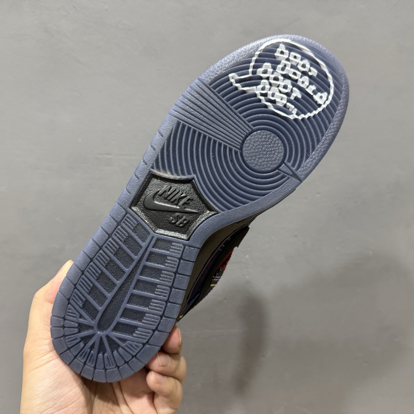 纯原 Nardwuar x NK SB Dunk Low 联名款 低帮休闲滑板鞋 II1493-600-莆田鞋,莆田鞋货源,高仿鞋,高仿鞋货源,安福档口,莆田高仿鞋,莆田鞋批发,高仿鞋批发,莆田高仿运动鞋,高仿运动鞋,莆田运动鞋 纯原 Nardwuar x NK SB Dunk Low 联名款 低帮休闲滑板鞋 II1493-600