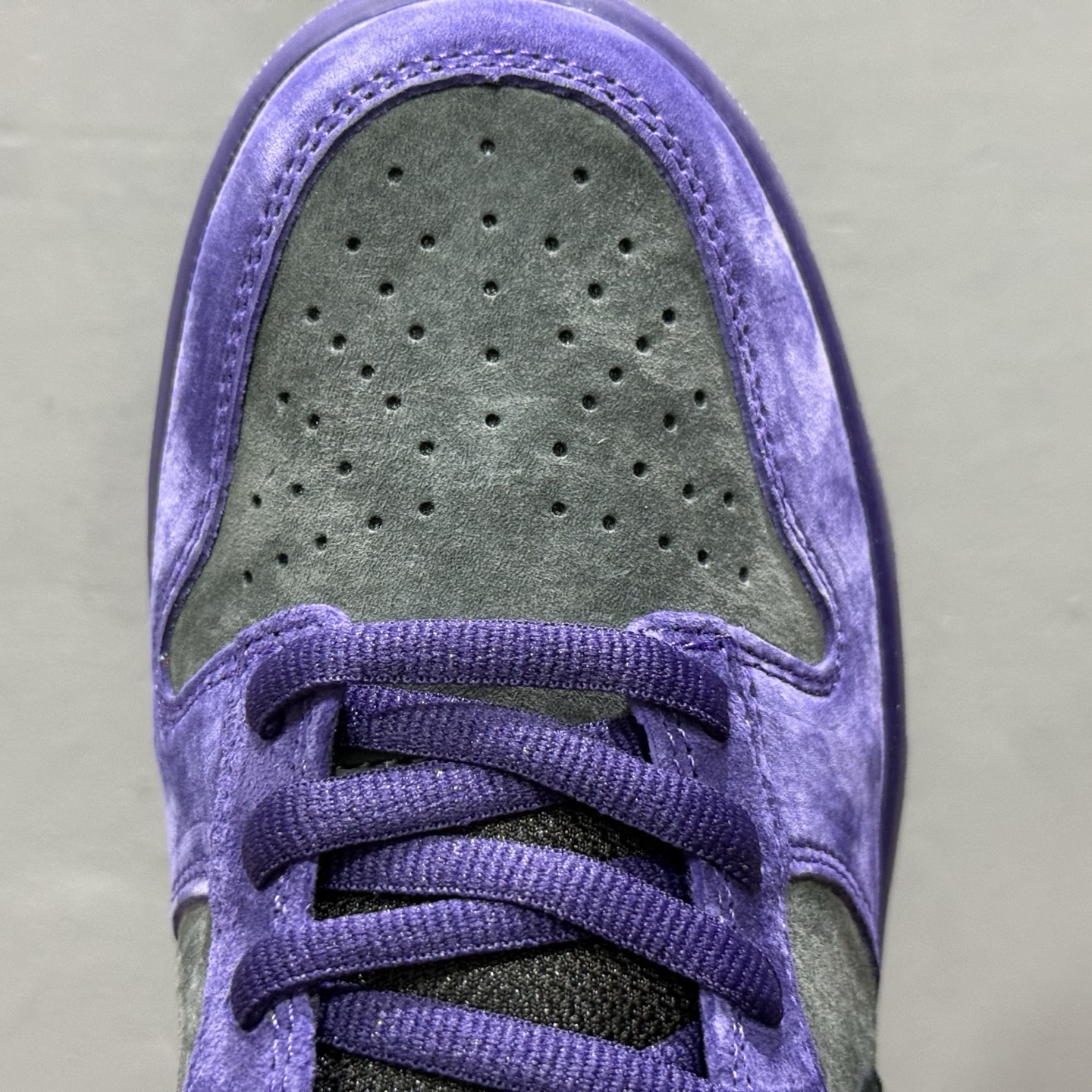 Supreme x NK Dunk SB Low 欧洲限定黑紫 HQ8487-500-莆田鞋,莆田鞋货源,高仿鞋,高仿鞋货源,安福档口,莆田高仿鞋,莆田鞋批发,高仿鞋批发,莆田高仿运动鞋,高仿运动鞋,莆田运动鞋 Supreme x NK Dunk SB Low 欧洲限定黑紫 HQ8487-500