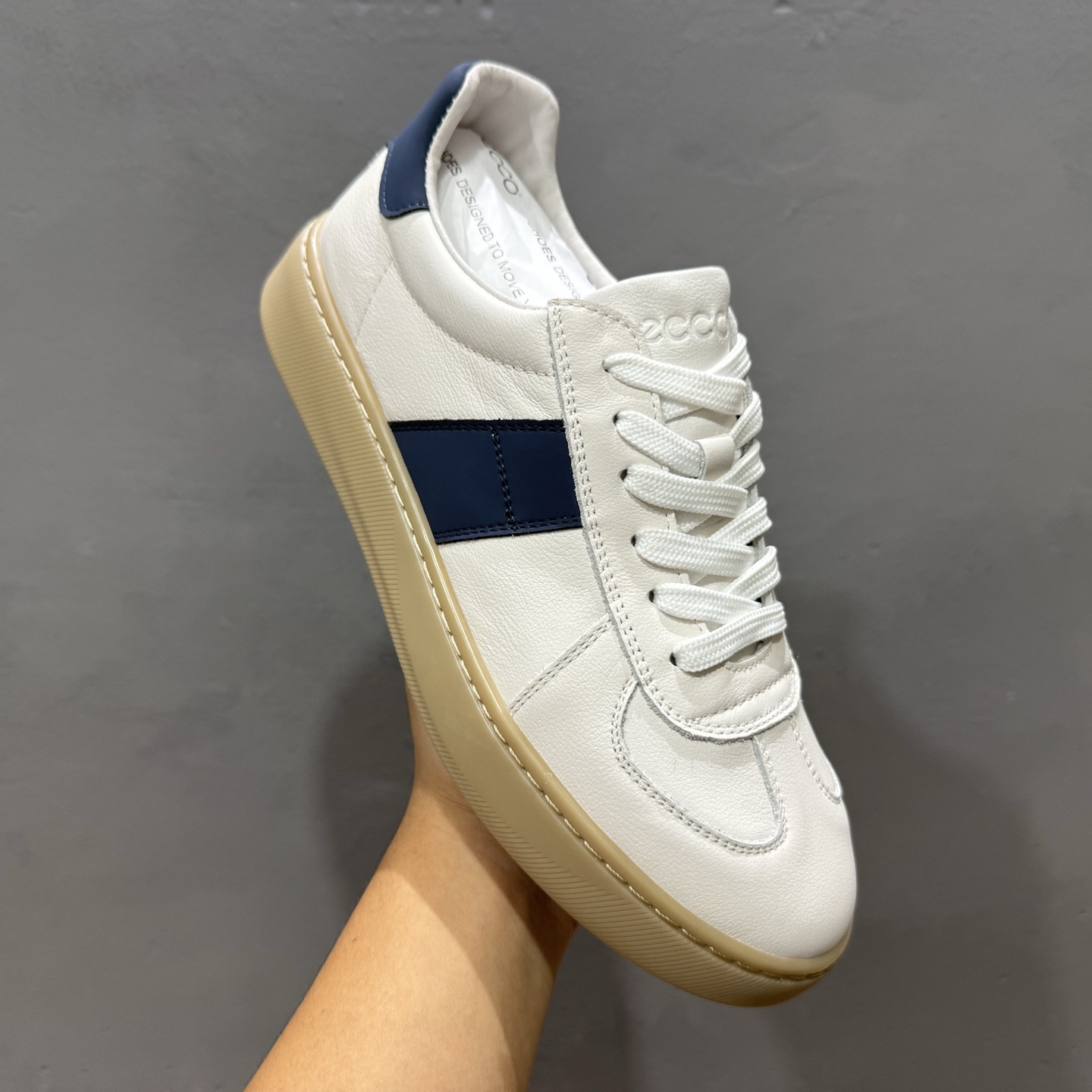 ECCO爱步休闲鞋秋 25年新款时尚德训鞋 经典百搭板鞋