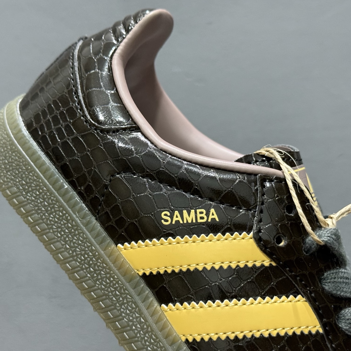 adidas originals Samba 黑色 KI6280-莆田鞋,莆田鞋货源,高仿鞋,高仿鞋货源,安福档口,莆田高仿鞋,莆田鞋批发,高仿鞋批发,莆田高仿运动鞋,高仿运动鞋,莆田运动鞋 adidas originals Samba 黑色 KI6280
