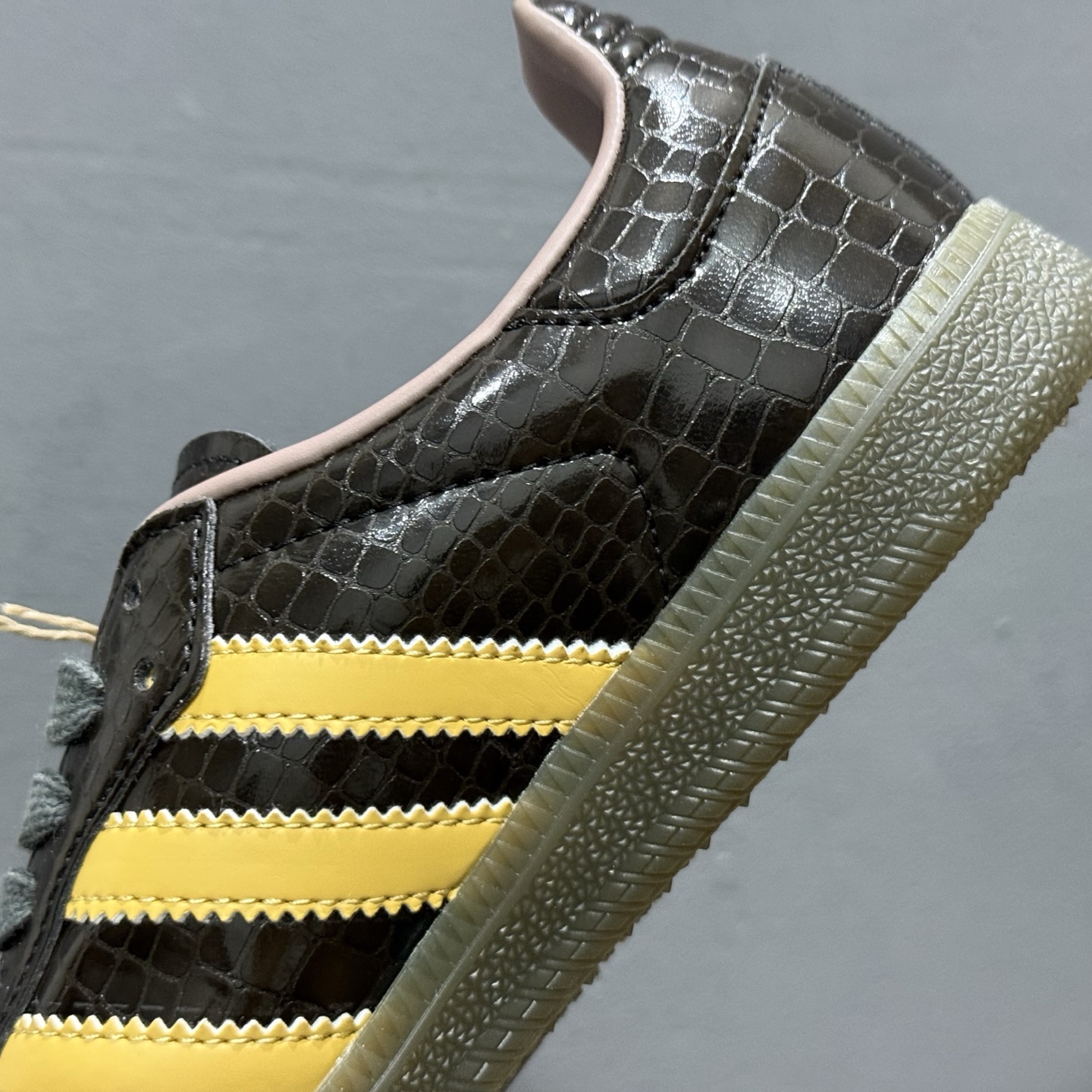 adidas originals Samba 黑色 KI6280-莆田鞋,莆田鞋货源,高仿鞋,高仿鞋货源,安福档口,莆田高仿鞋,莆田鞋批发,高仿鞋批发,莆田高仿运动鞋,高仿运动鞋,莆田运动鞋 adidas originals Samba 黑色 KI6280