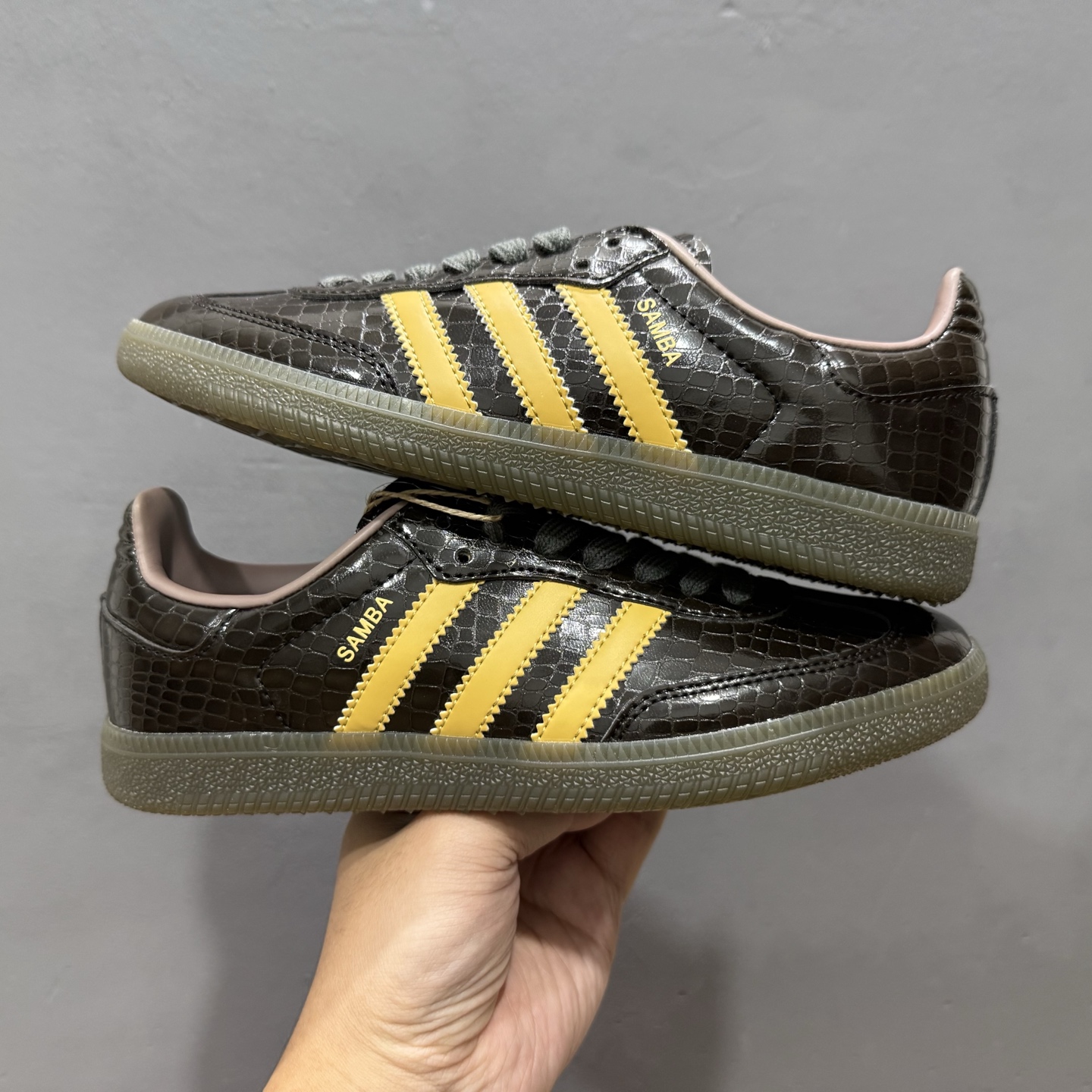 adidas originals Samba 黑色 KI6280-莆田鞋,莆田鞋货源,高仿鞋,高仿鞋货源,安福档口,莆田高仿鞋,莆田鞋批发,高仿鞋批发,莆田高仿运动鞋,高仿运动鞋,莆田运动鞋 adidas originals Samba 黑色 KI6280