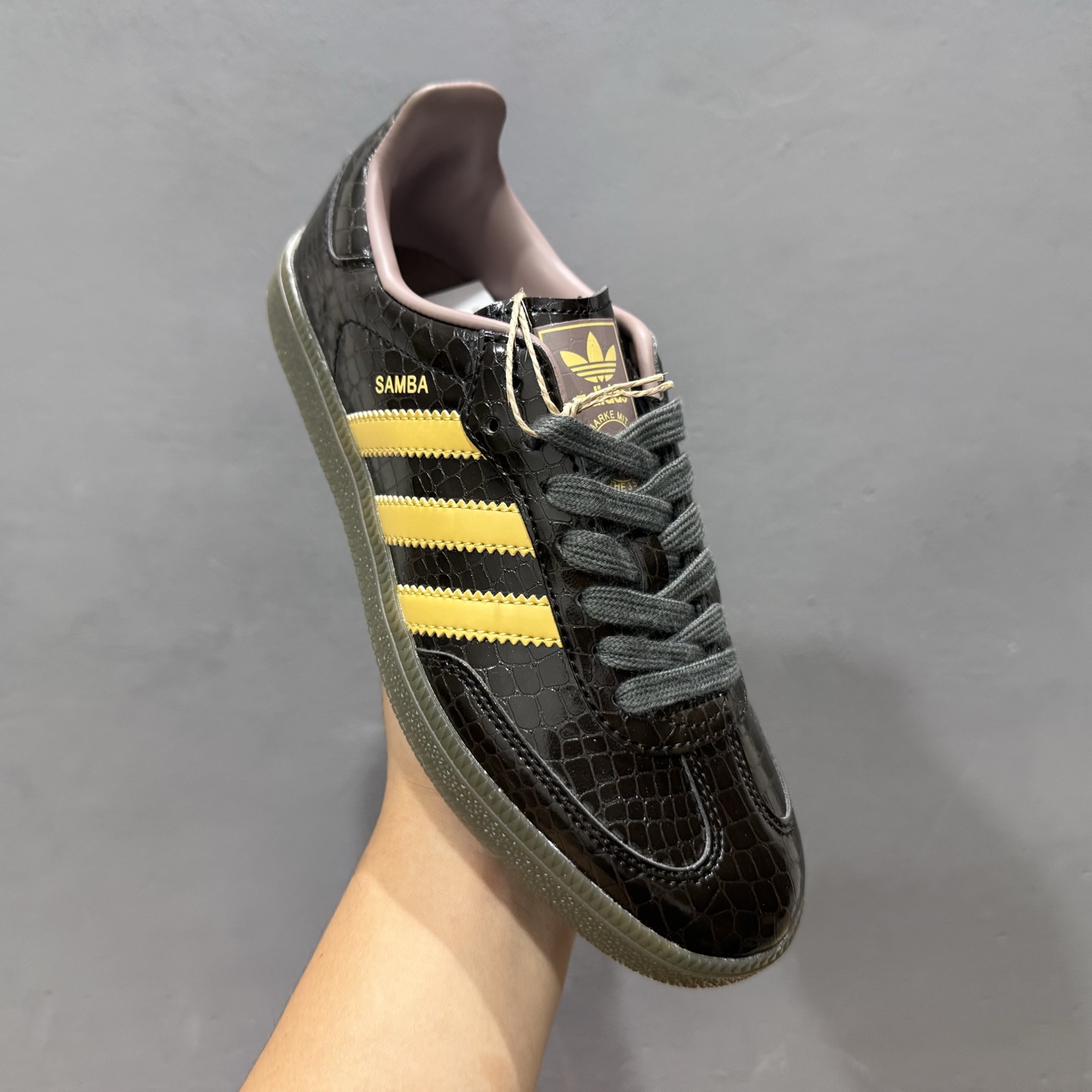 adidas originals Samba 黑色 KI6280-莆田鞋,莆田鞋货源,高仿鞋,高仿鞋货源,安福档口,莆田高仿鞋,莆田鞋批发,高仿鞋批发,莆田高仿运动鞋,高仿运动鞋,莆田运动鞋 adidas originals Samba 黑色 KI6280