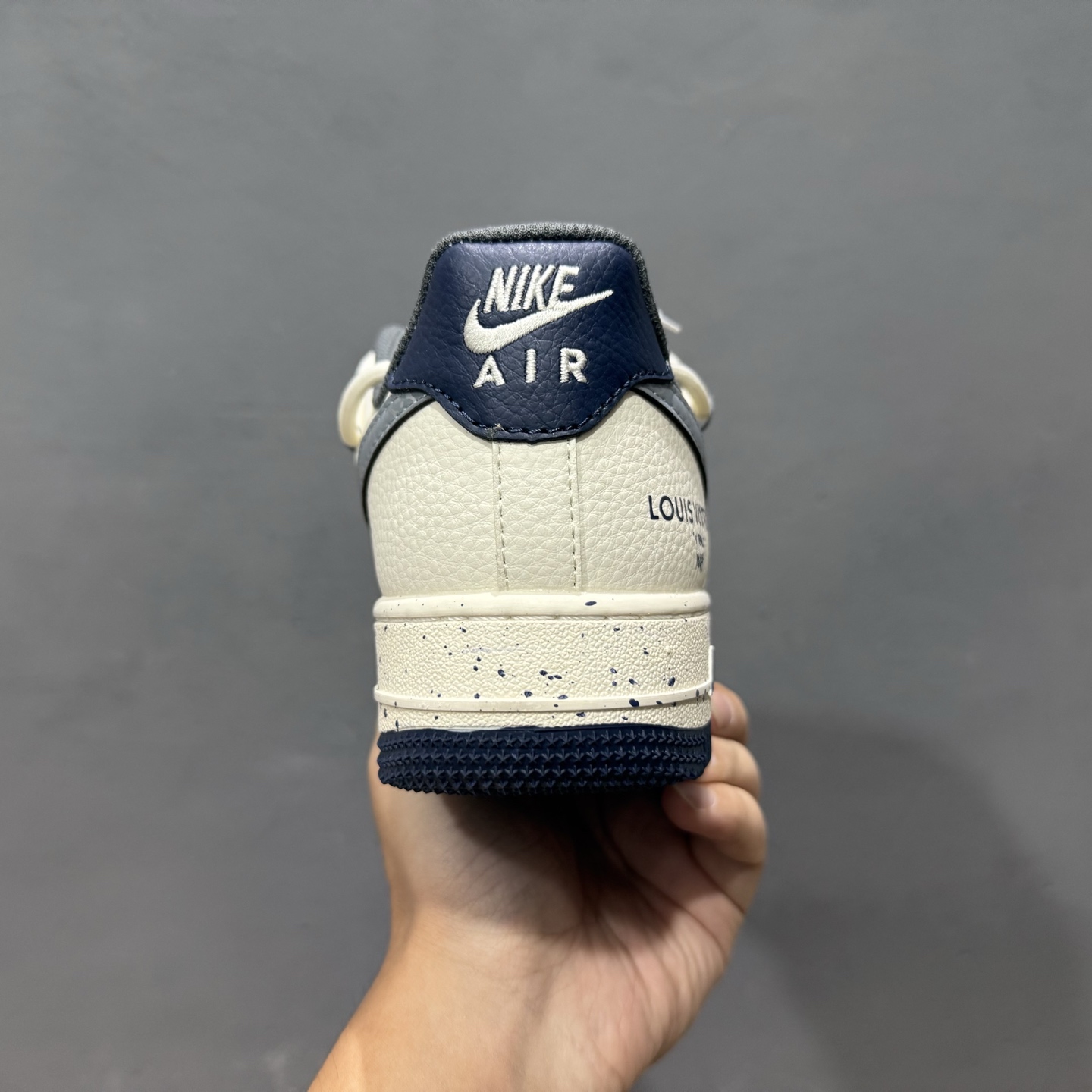 独家实拍Nike Air Force 1‘07 Low LV联名 花勾抽绳 空军一号低帮休闲板鞋 DM6868-066-莆田鞋,莆田鞋货源,高仿鞋,高仿鞋货源,安福档口,莆田高仿鞋,莆田鞋批发,高仿鞋批发,莆田高仿运动鞋,高仿运动鞋,莆田运动鞋 独家实拍Nike Air Force 1‘07 Low LV联名 花勾抽绳 空军一号低帮休闲板鞋 DM6868-066