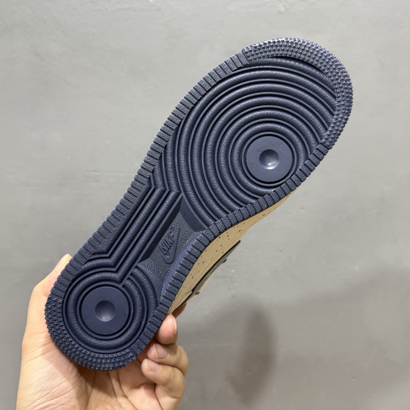 独家实拍Nike Air Force 1‘07 Low LV联名 花勾抽绳 空军一号低帮休闲板鞋 DM6868-066-莆田鞋,莆田鞋货源,高仿鞋,高仿鞋货源,安福档口,莆田高仿鞋,莆田鞋批发,高仿鞋批发,莆田高仿运动鞋,高仿运动鞋,莆田运动鞋 独家实拍Nike Air Force 1‘07 Low LV联名 花勾抽绳 空军一号低帮休闲板鞋 DM6868-066