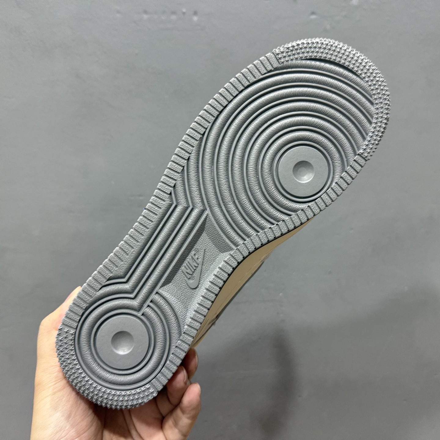 独家实拍Nike Air Force 1‘07 Low LV联名 花勾抽绳 空军一号低帮休闲板鞋 DM6868-016-莆田鞋,莆田鞋货源,高仿鞋,高仿鞋货源,安福档口,莆田高仿鞋,莆田鞋批发,高仿鞋批发,莆田高仿运动鞋,高仿运动鞋,莆田运动鞋 独家实拍Nike Air Force 1‘07 Low LV联名 花勾抽绳 空军一号低帮休闲板鞋 DM6868-016