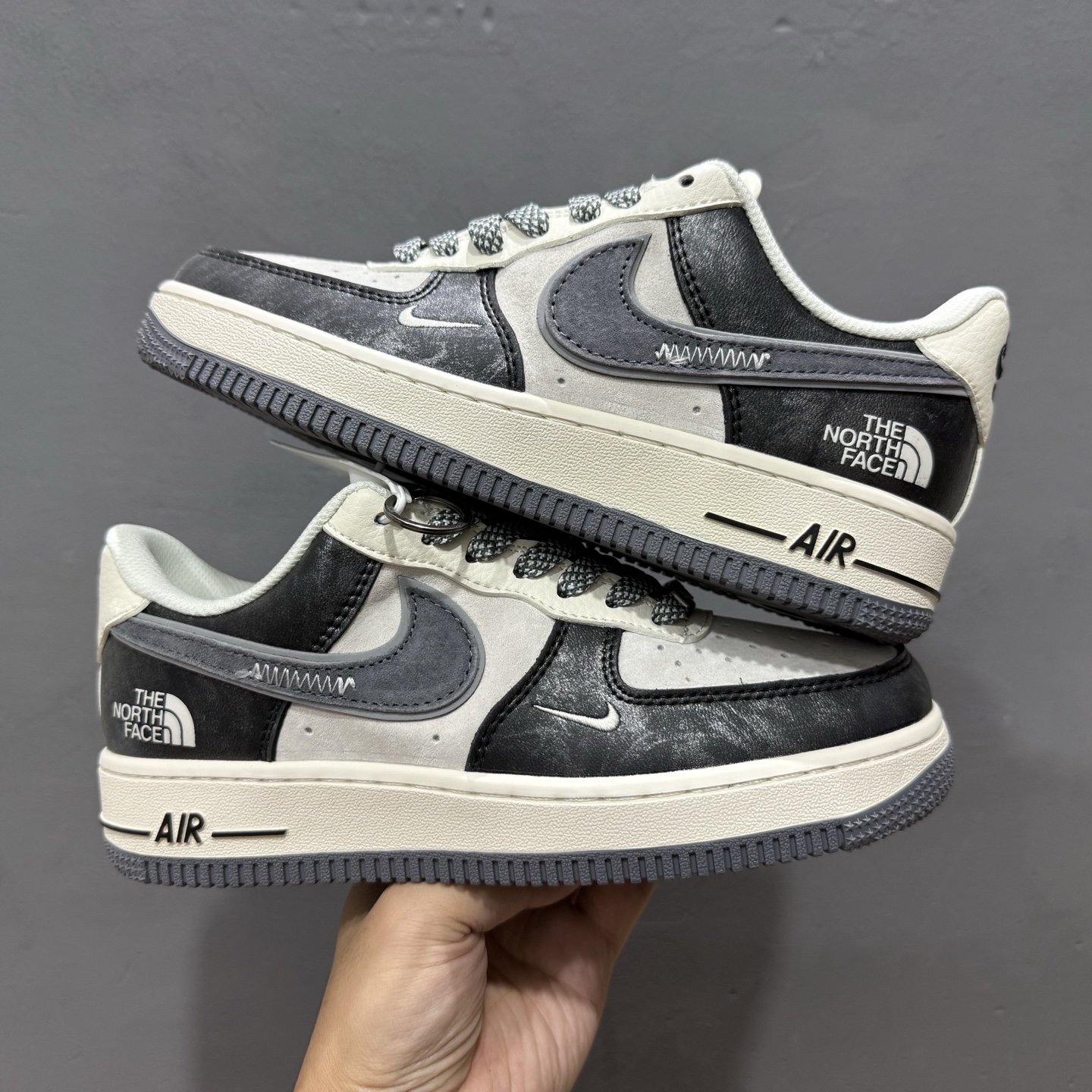 独家实拍Nike Air Force 1‘07 Low LV联名 花勾抽绳 空军一号低帮休闲板鞋 DM6868-004-莆田鞋,莆田鞋货源,高仿鞋,高仿鞋货源,安福档口,莆田高仿鞋,莆田鞋批发,高仿鞋批发,莆田高仿运动鞋,高仿运动鞋,莆田运动鞋 独家实拍Nike Air Force 1‘07 Low LV联名 花勾抽绳 空军一号低帮休闲板鞋 DM6868-004