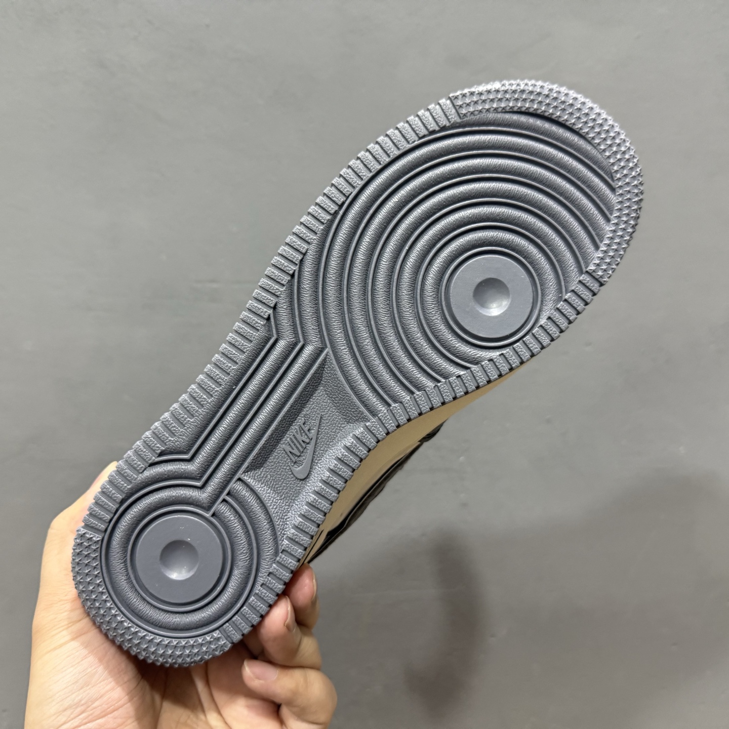 独家实拍Nike Air Force 1‘07 Low LV联名 花勾抽绳 空军一号低帮休闲板鞋 DM6868-004-莆田鞋,莆田鞋货源,高仿鞋,高仿鞋货源,安福档口,莆田高仿鞋,莆田鞋批发,高仿鞋批发,莆田高仿运动鞋,高仿运动鞋,莆田运动鞋 独家实拍Nike Air Force 1‘07 Low LV联名 花勾抽绳 空军一号低帮休闲板鞋 DM6868-004