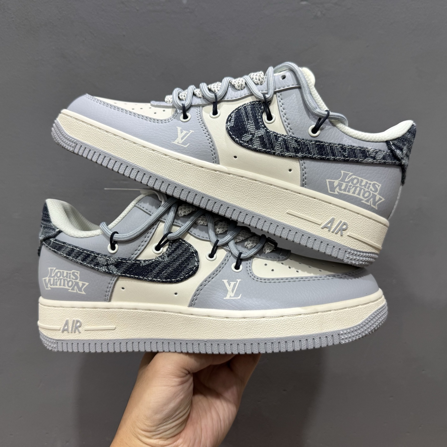 独家实拍Nike Air Force 1‘07 Low LV联名 花勾抽绳 空军一号低帮休闲板鞋 DM6868-099-莆田鞋,莆田鞋货源,高仿鞋,高仿鞋货源,安福档口,莆田高仿鞋,莆田鞋批发,高仿鞋批发,莆田高仿运动鞋,高仿运动鞋,莆田运动鞋 独家实拍Nike Air Force 1‘07 Low LV联名 花勾抽绳 空军一号低帮休闲板鞋 DM6868-099
