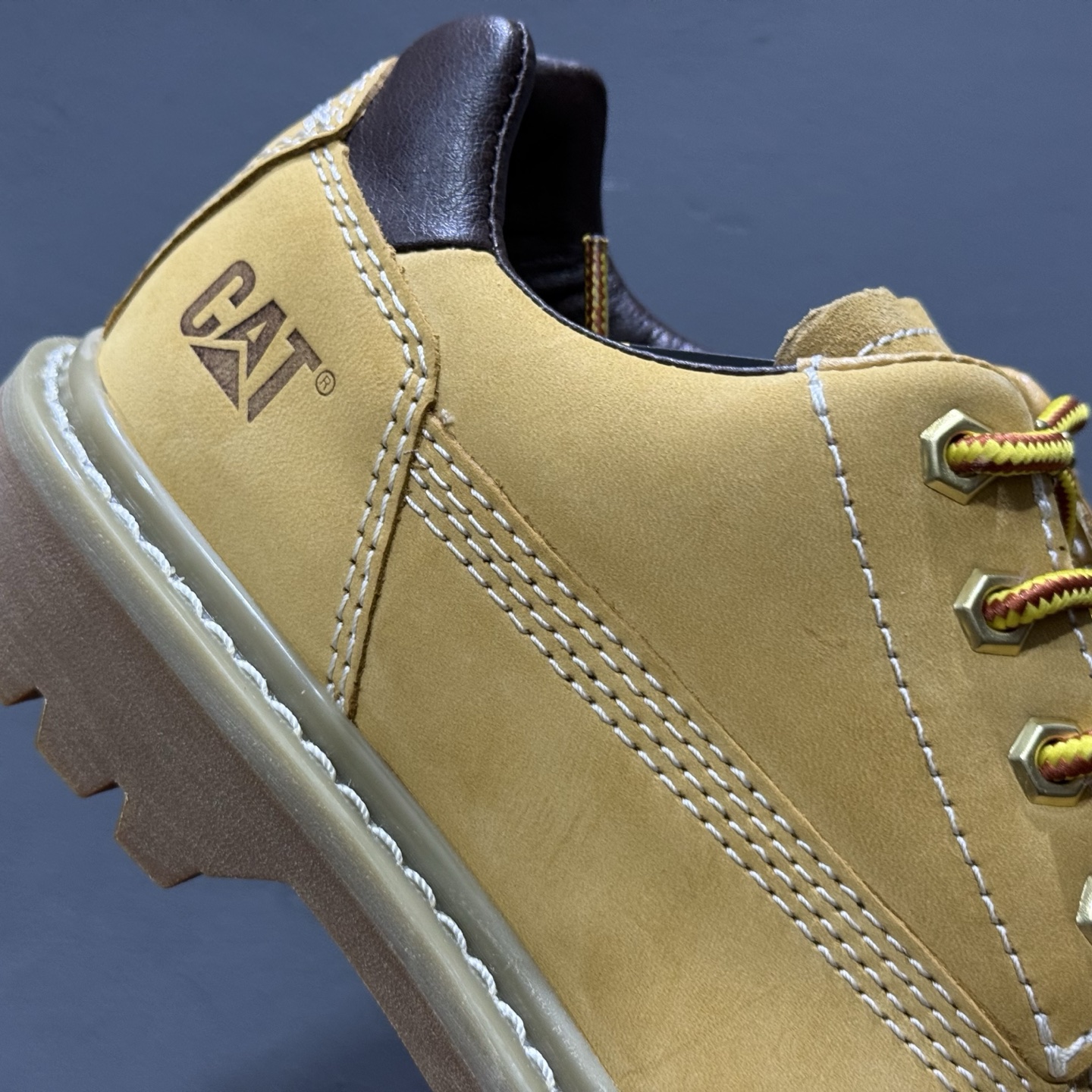 官网主推CAT卡特秋冬新款男士户外运动舒适出行防滑轻便满帮休闲鞋低帮短靴