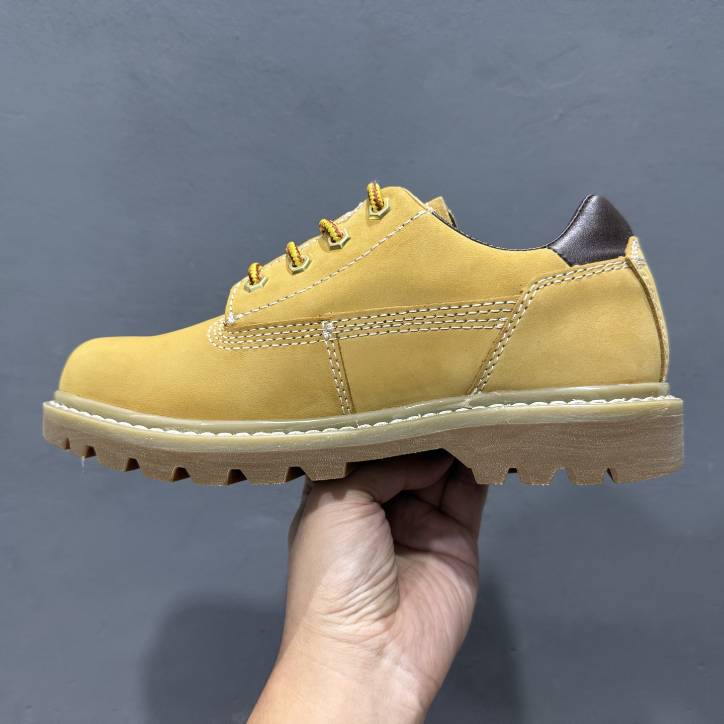 官网主推CAT卡特秋冬新款男士户外运动舒适出行防滑轻便满帮休闲鞋低帮短靴