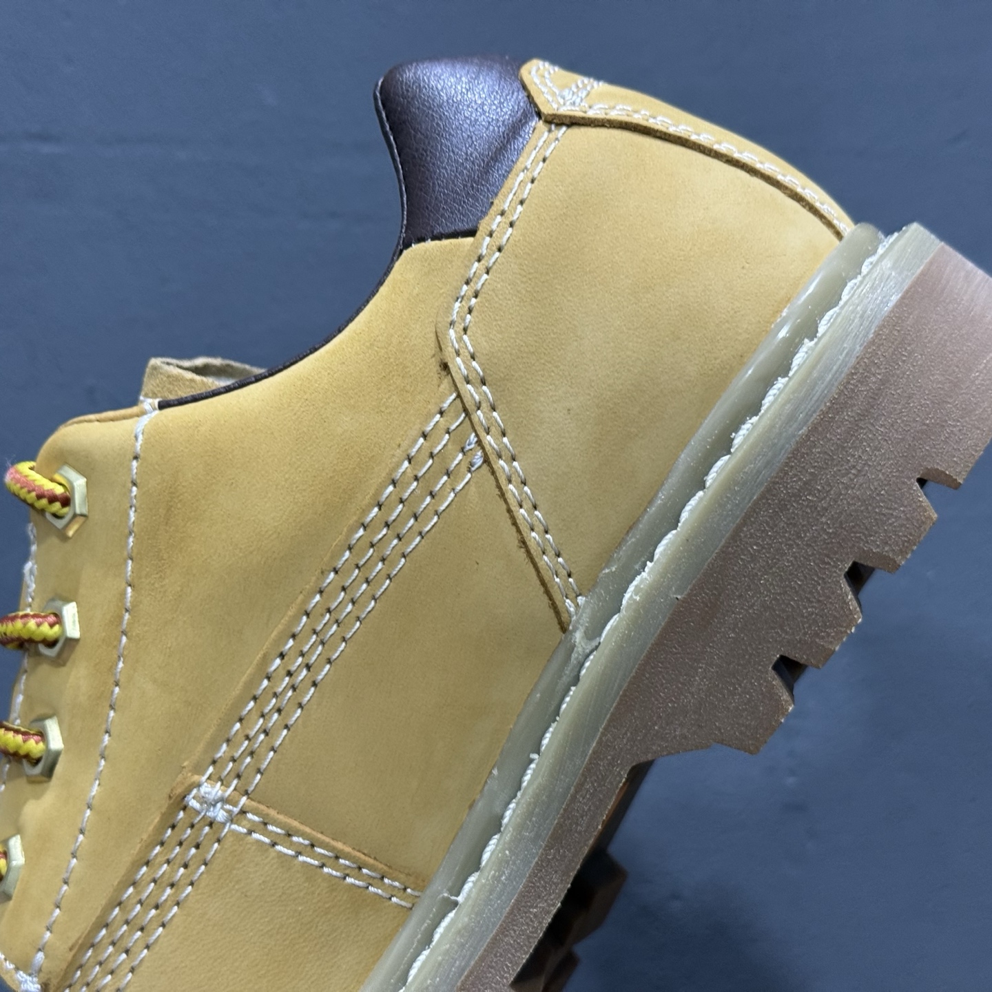 官网主推CAT卡特秋冬新款男士户外运动舒适出行防滑轻便满帮休闲鞋低帮短靴