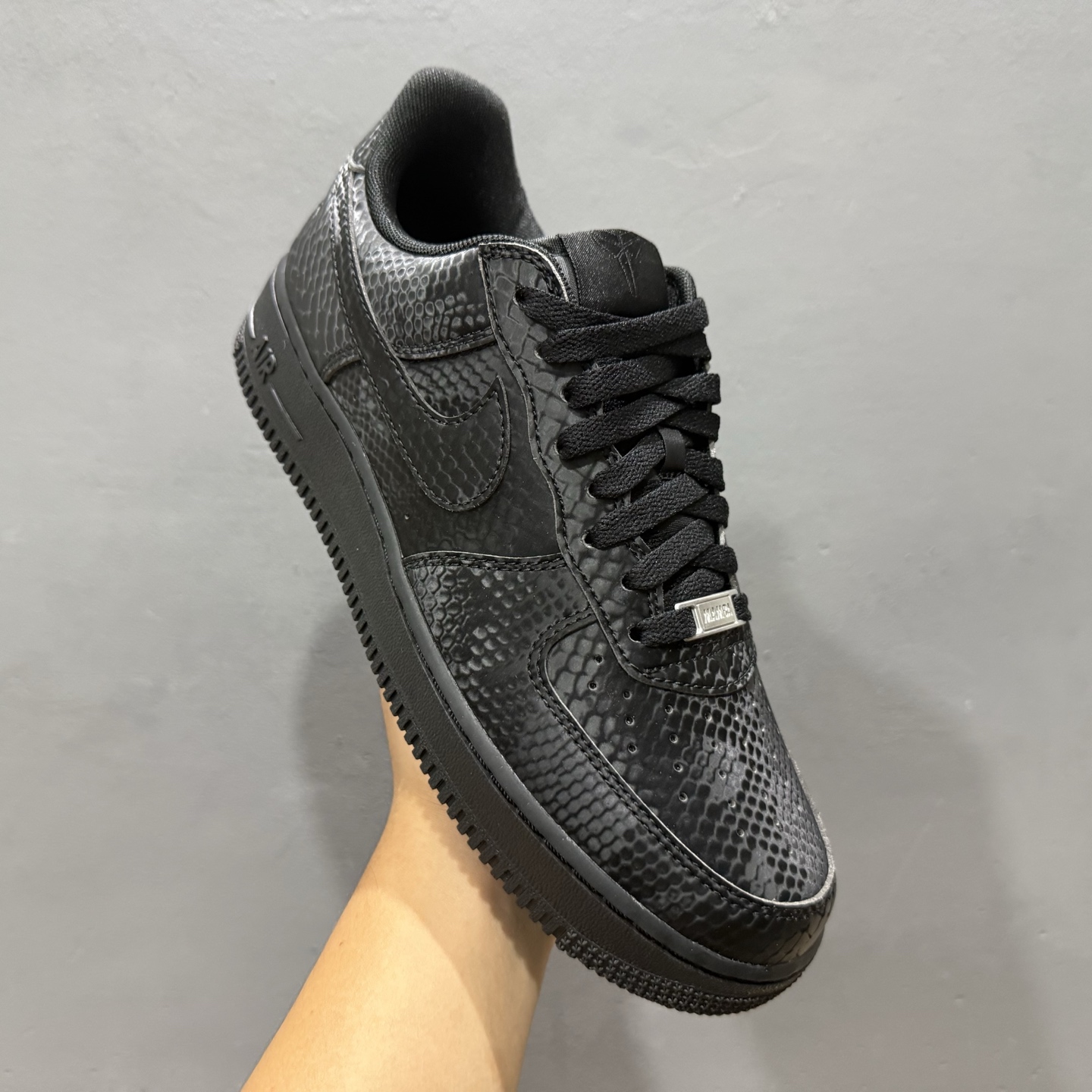 Nike Air Force 1 Low 原厂冲刀皮料切割干净 无任何毛边 清洁度细节完美 做工细节全方位比对原鞋 IB0018-003