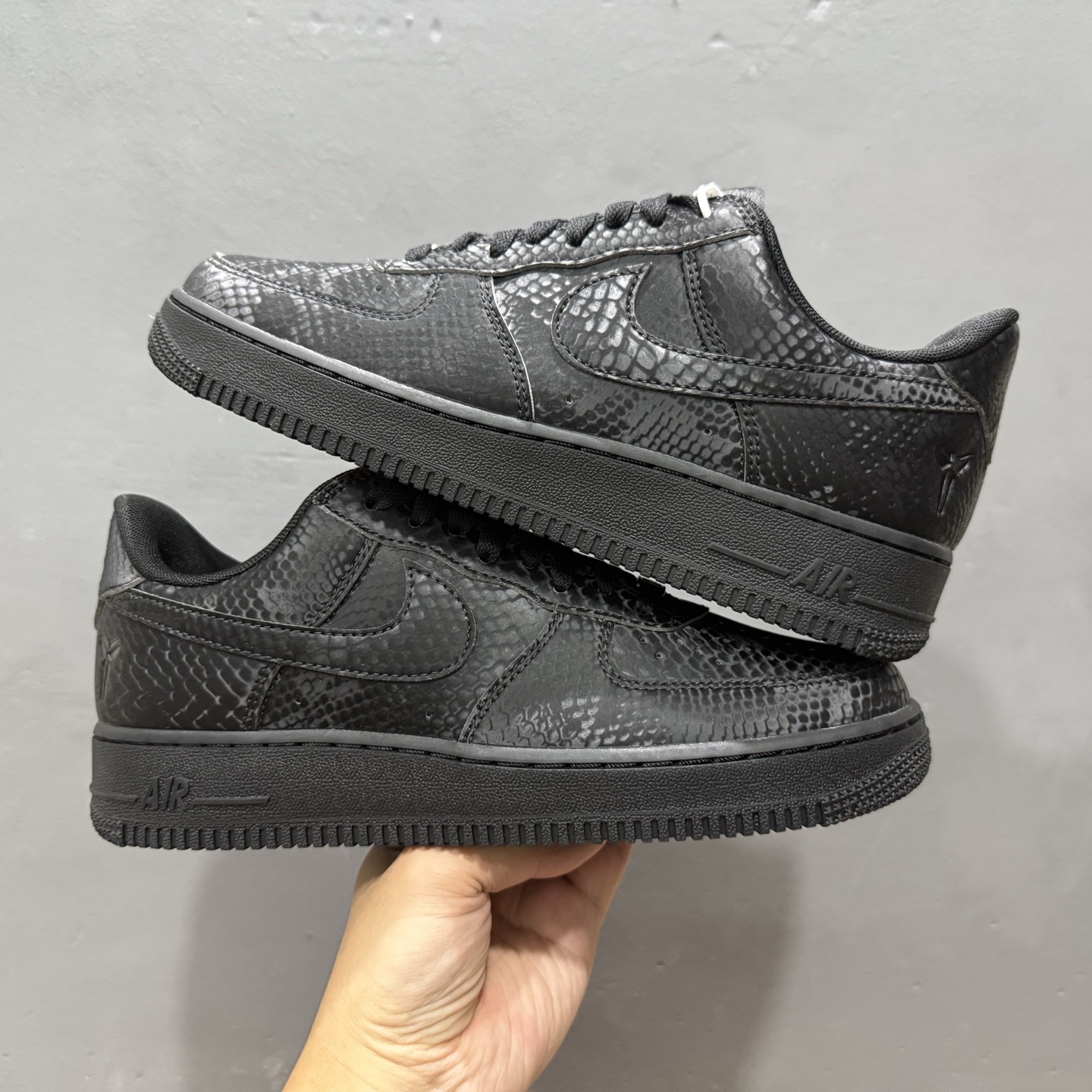 Nike Air Force 1 Low 原厂冲刀皮料切割干净 无任何毛边 清洁度细节完美 做工细节全方位比对原鞋 IB0018-003