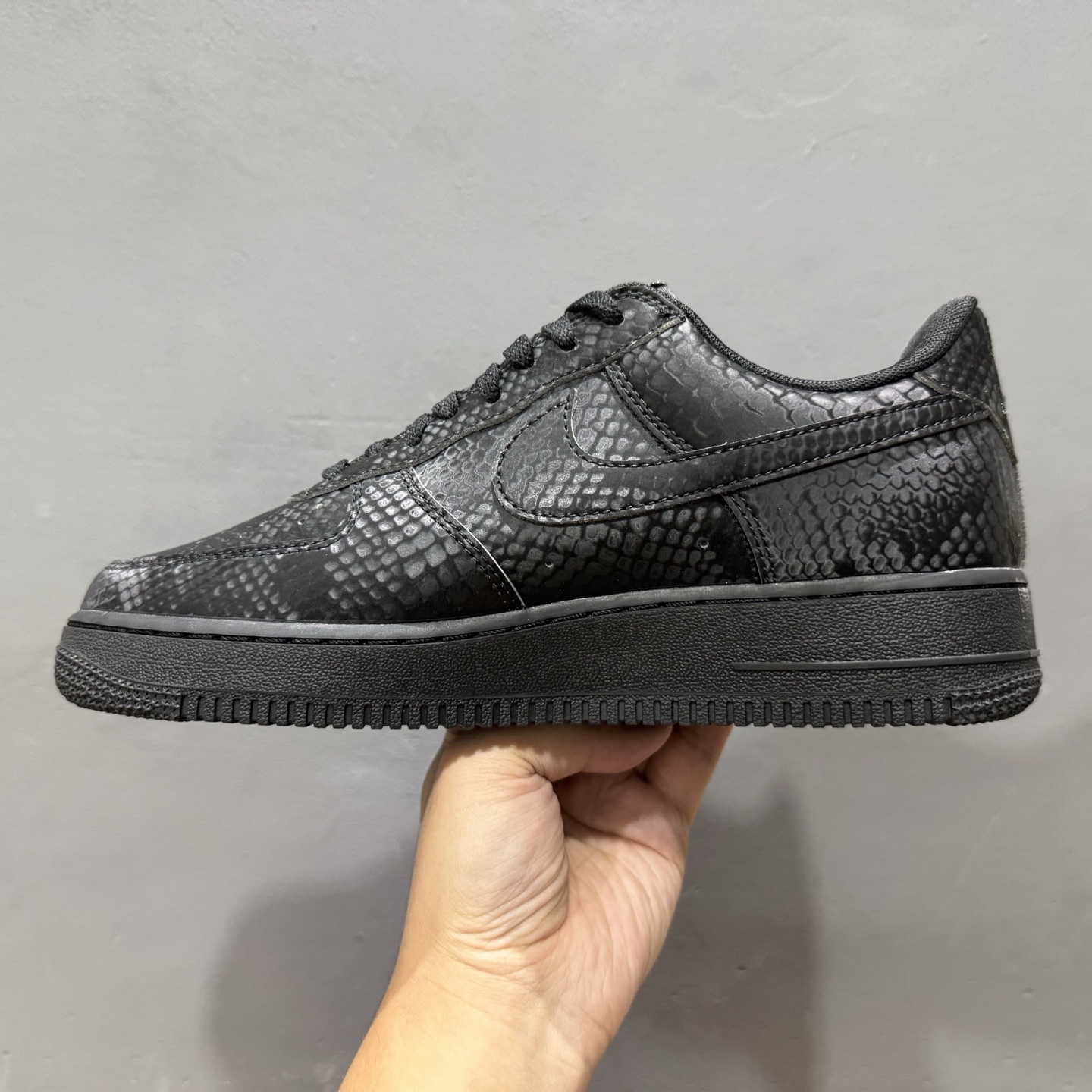Nike Air Force 1 Low 原厂冲刀皮料切割干净 无任何毛边 清洁度细节完美 做工细节全方位比对原鞋 IB0018-003