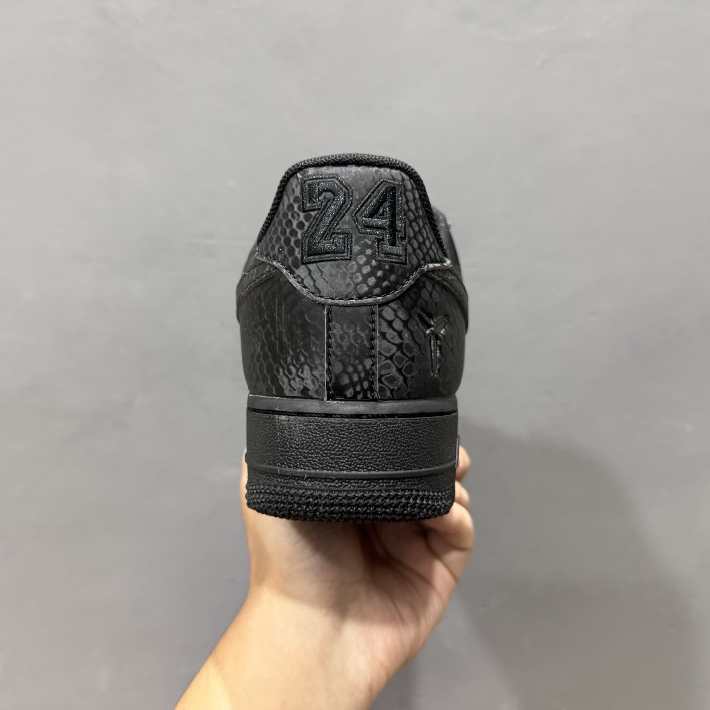 Nike Air Force 1 Low 原厂冲刀皮料切割干净 无任何毛边 清洁度细节完美 做工细节全方位比对原鞋 IB0018-003