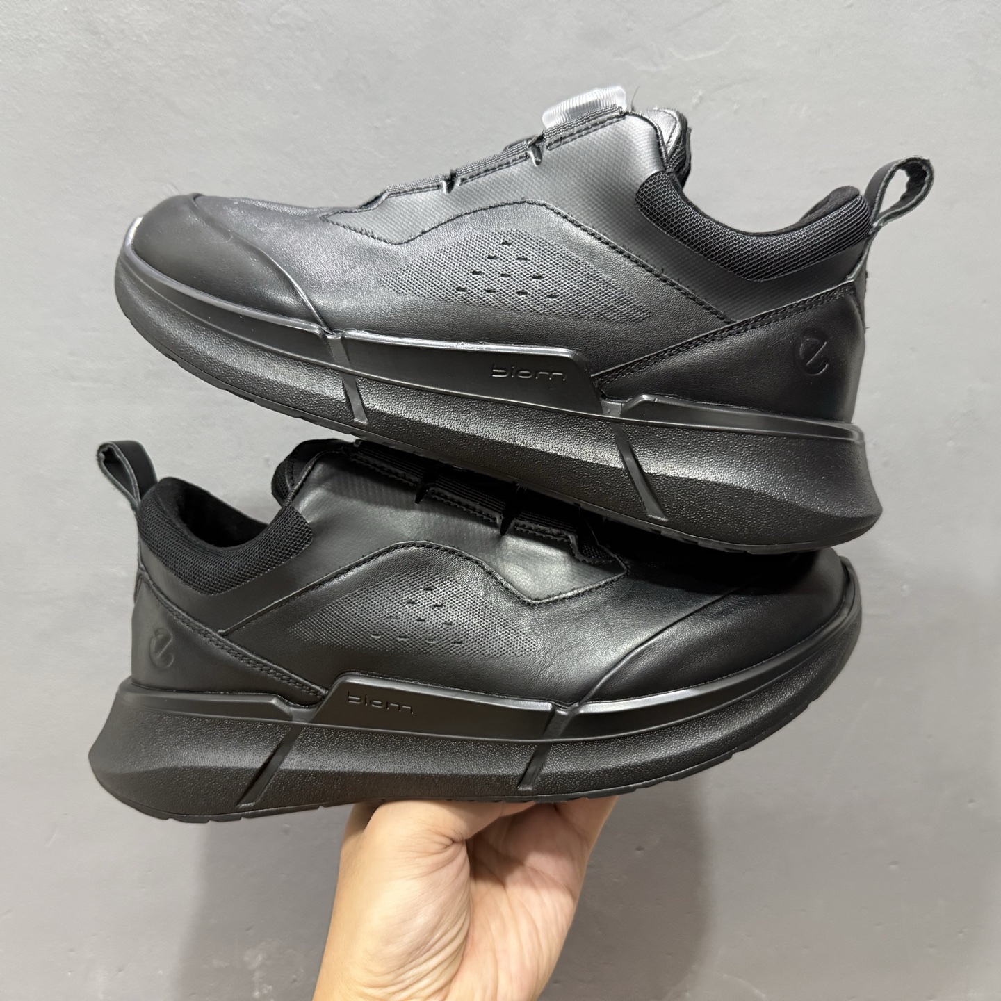 25年秋冬Ecco爱步 2.2旋转扣皮面经典BIOM 23251