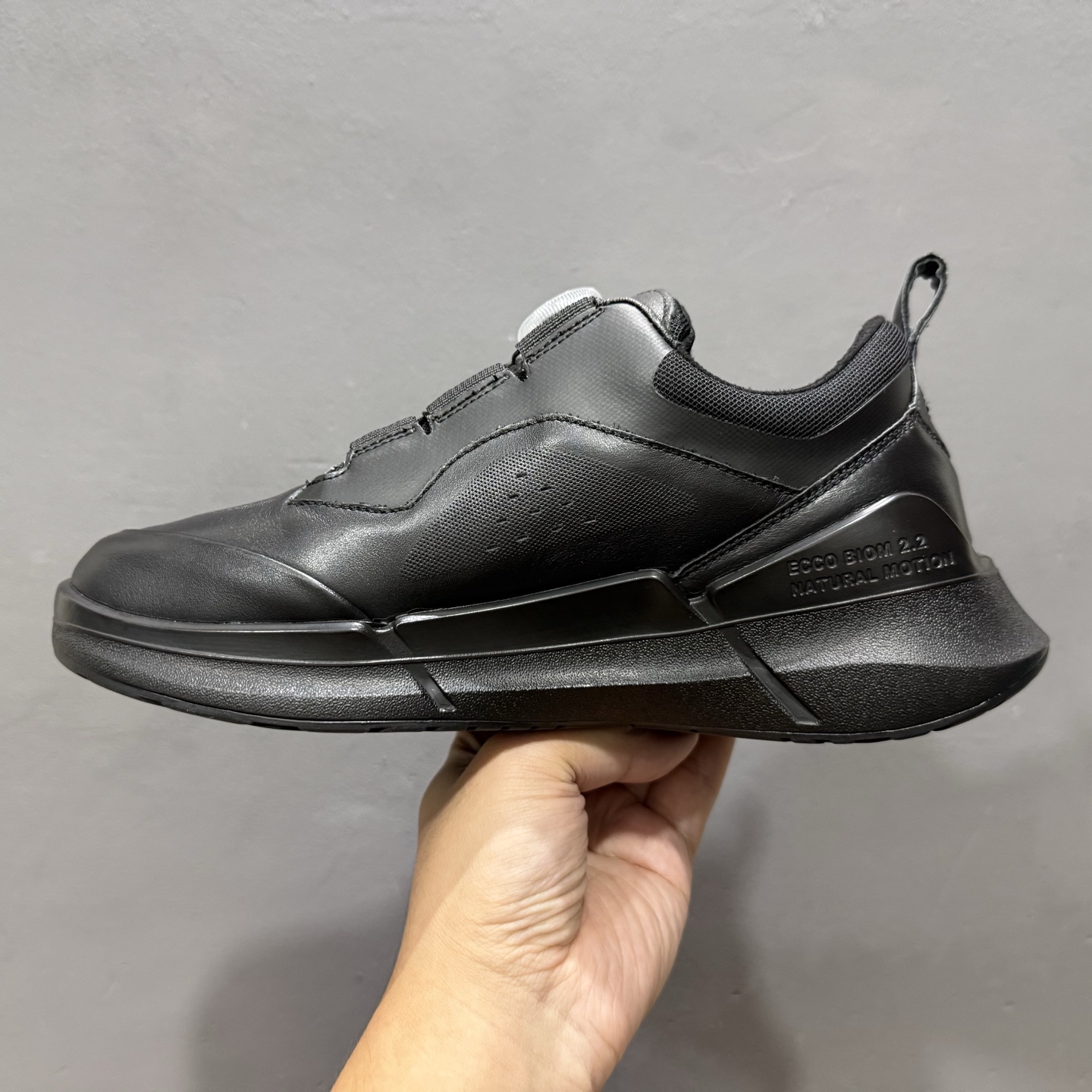 25年秋冬Ecco爱步 2.2旋转扣皮面经典BIOM 23251