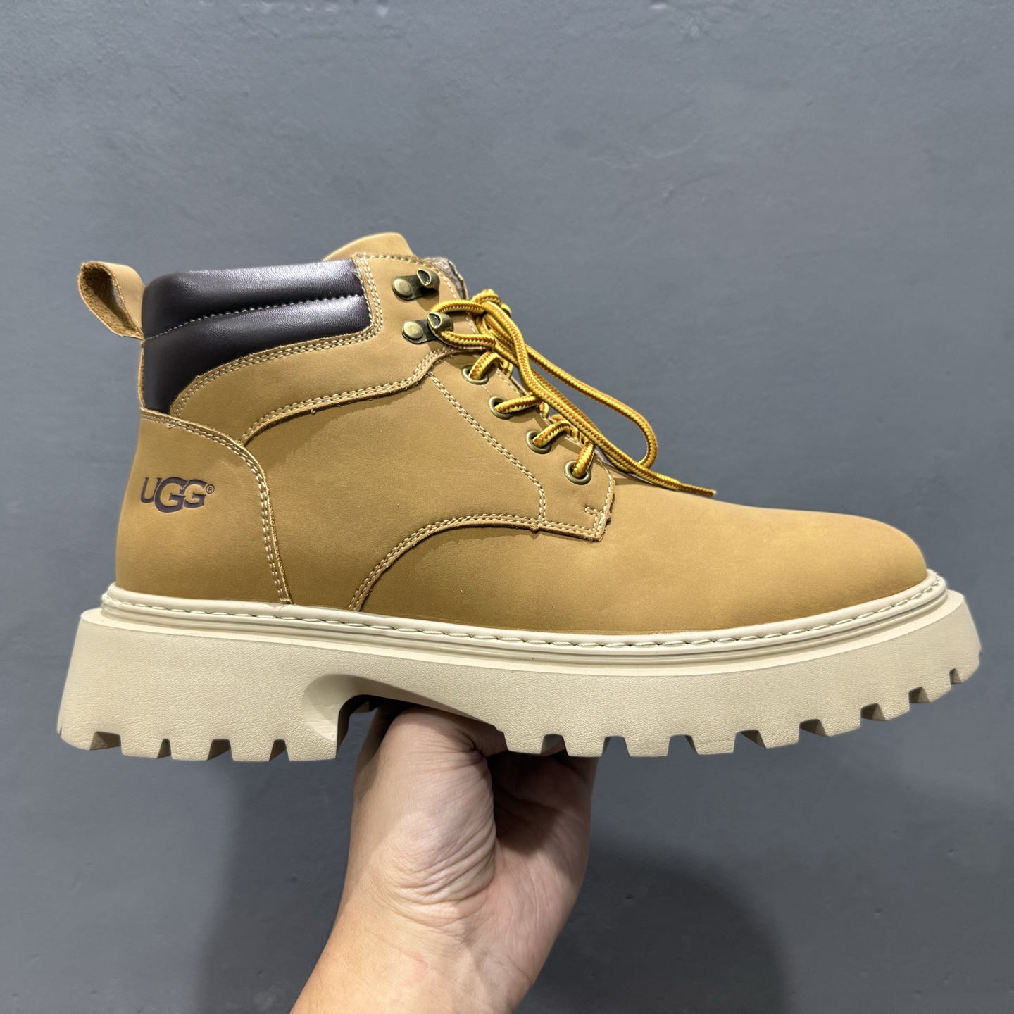 UGG M Tasman Weather Hybrid 塔斯曼混合系列中帮厚底轻量休闲马丁靴