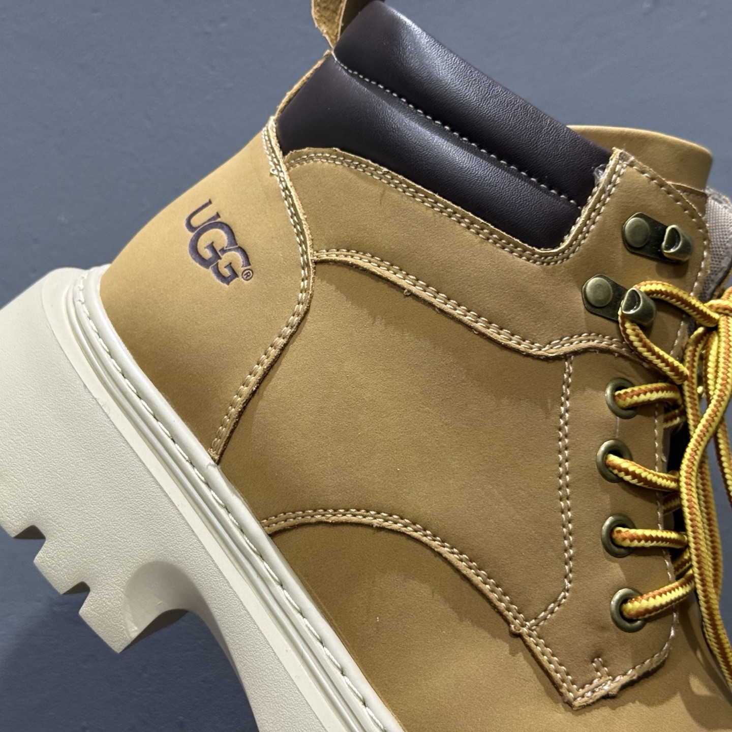 UGG M Tasman Weather Hybrid 塔斯曼混合系列中帮厚底轻量休闲马丁靴