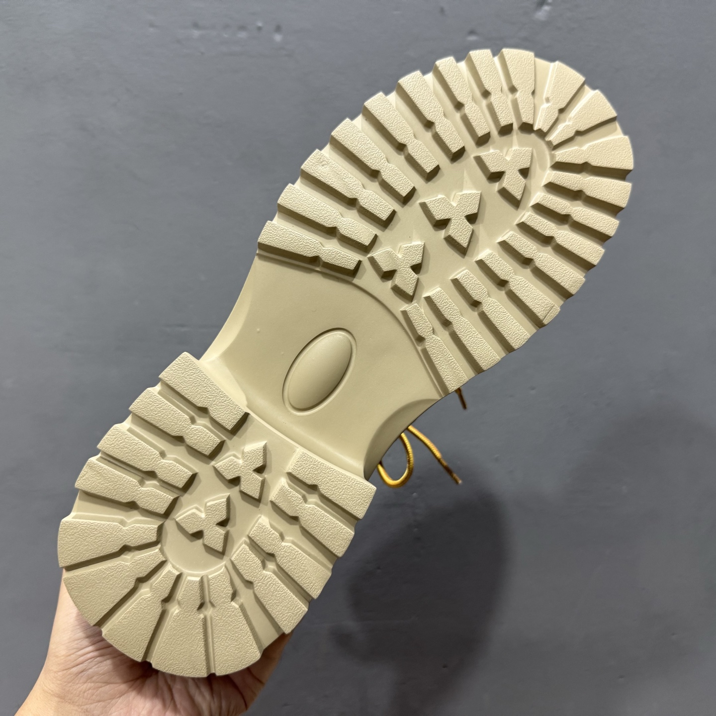 UGG M Tasman Weather Hybrid 塔斯曼混合系列中帮厚底轻量休闲马丁靴