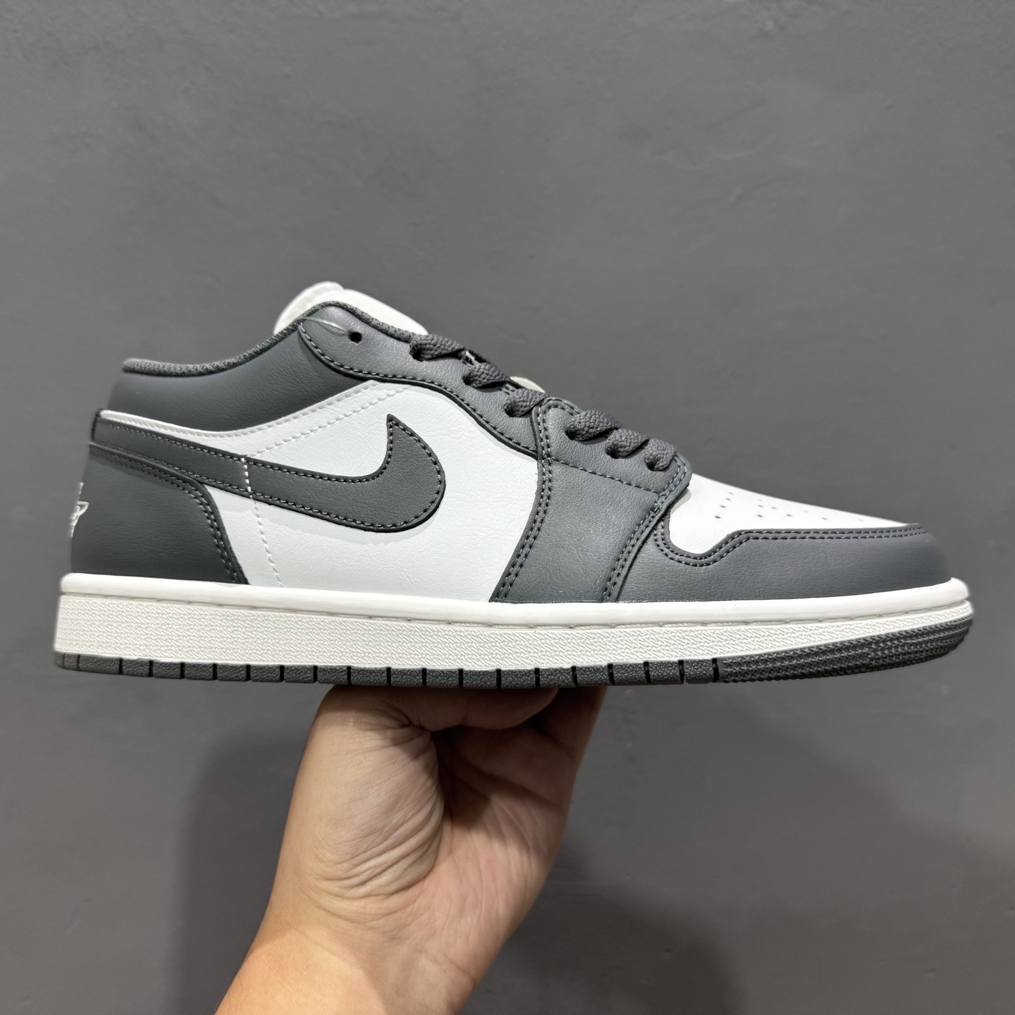 Air Jordan 1 Low 灰白色 AJ1乔1低帮休闲板鞋 553338-044