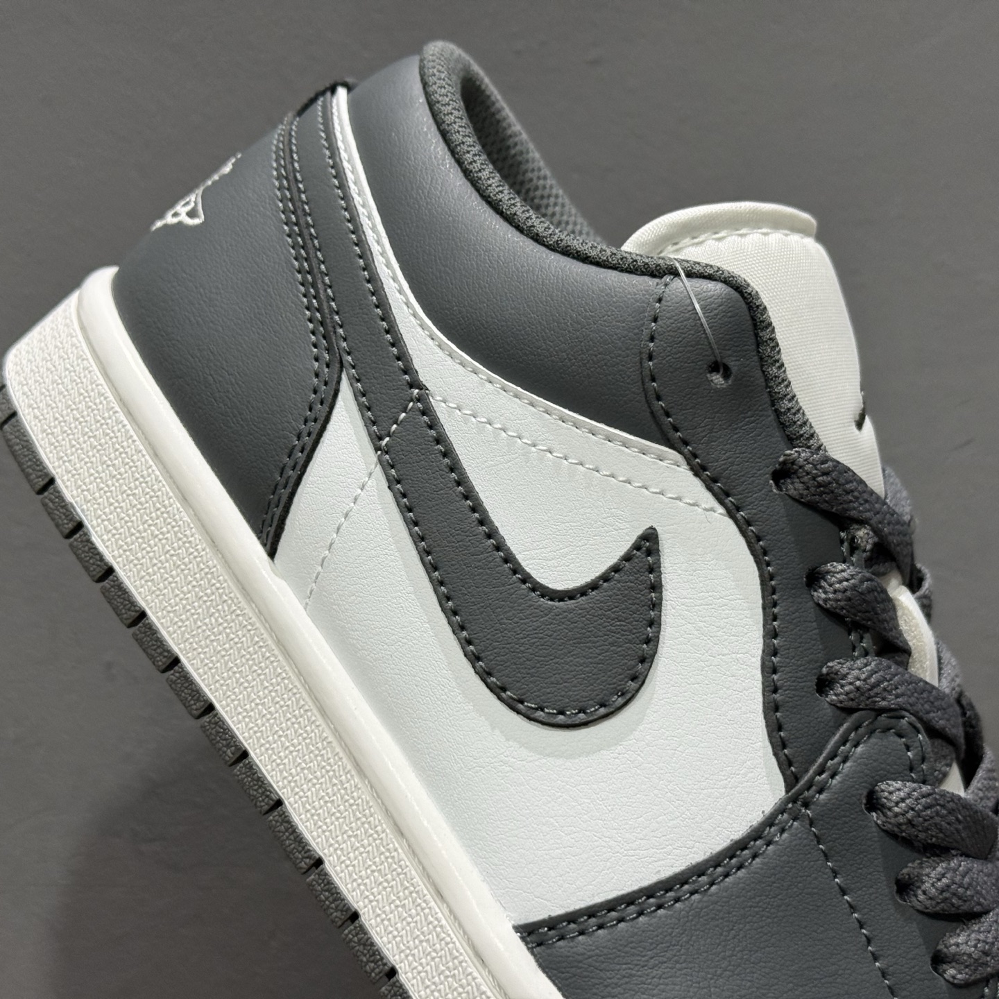 Air Jordan 1 Low 灰白色 AJ1乔1低帮休闲板鞋 553338-044