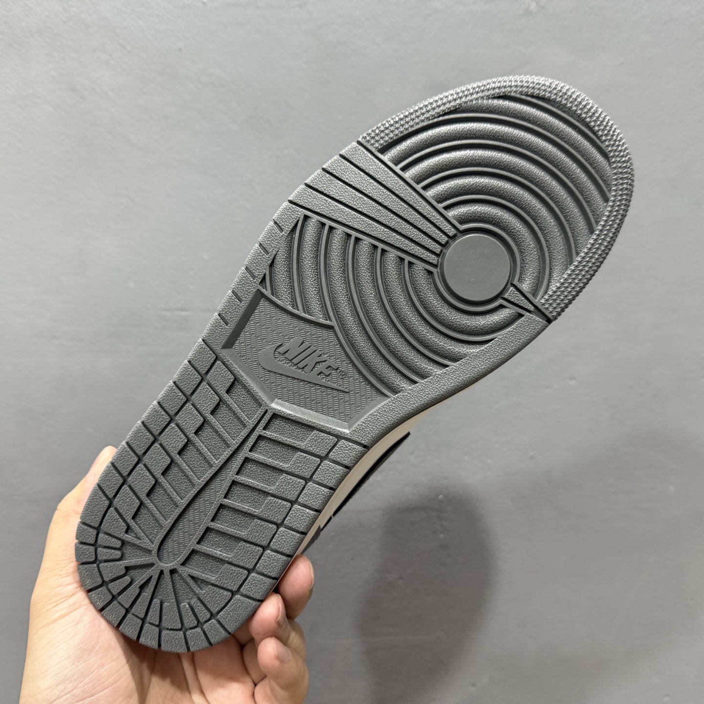 Air Jordan 1 Low 灰白色 AJ1乔1低帮休闲板鞋 553338-044