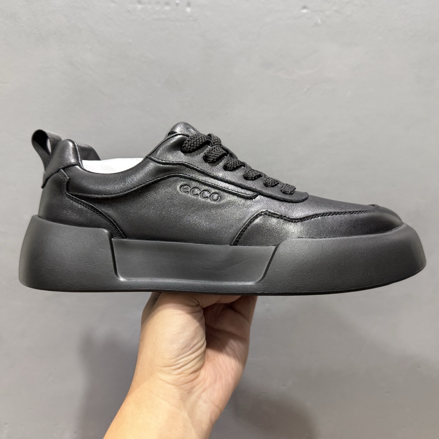 ECCO爱步休闲鞋男 25年新款真皮系带舒适板鞋