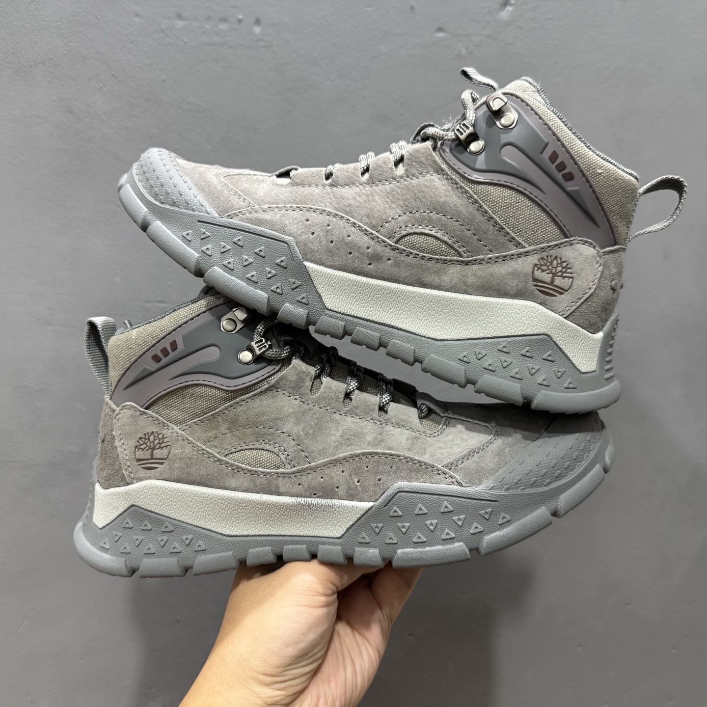 新货Timberland添柏岚/天伯伦户外中帮休闲马丁靴系列