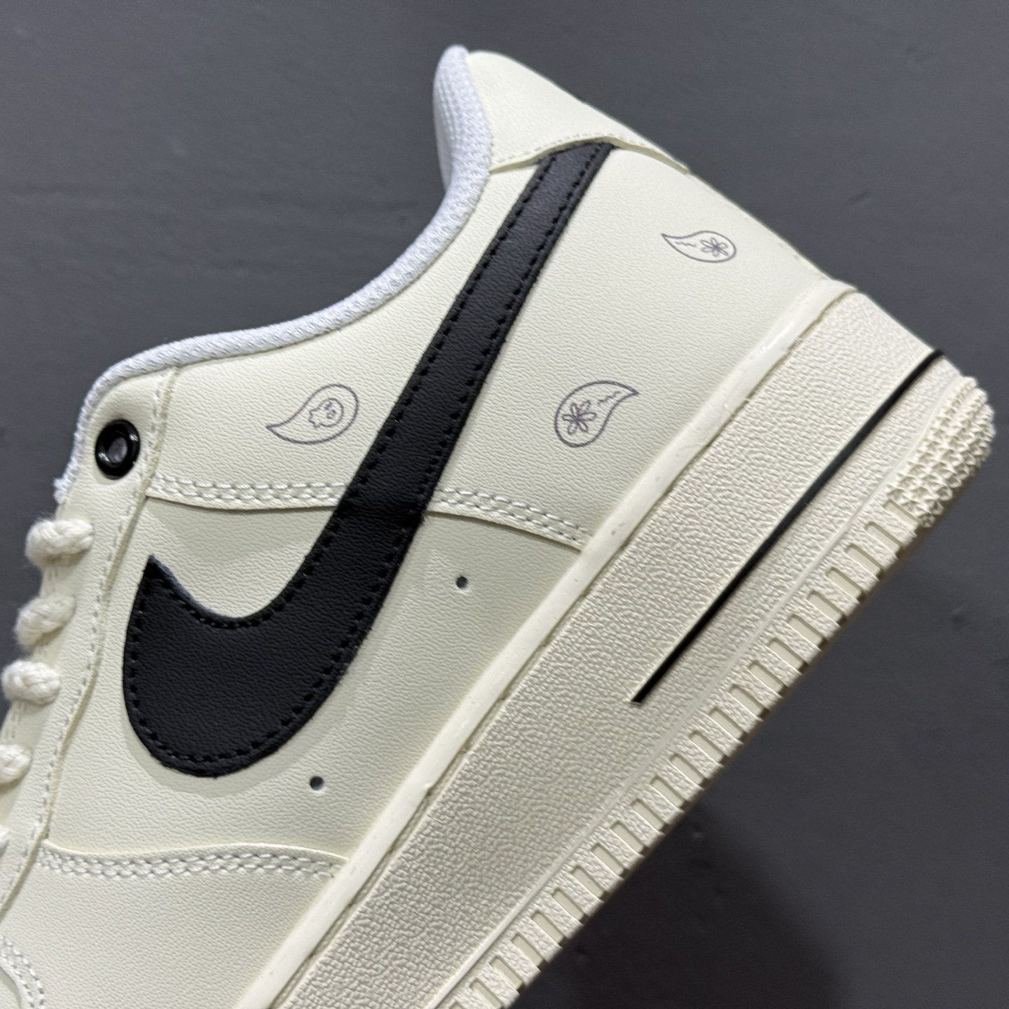 220 Nike Air Force 1 Low 联名款 DD8959-100