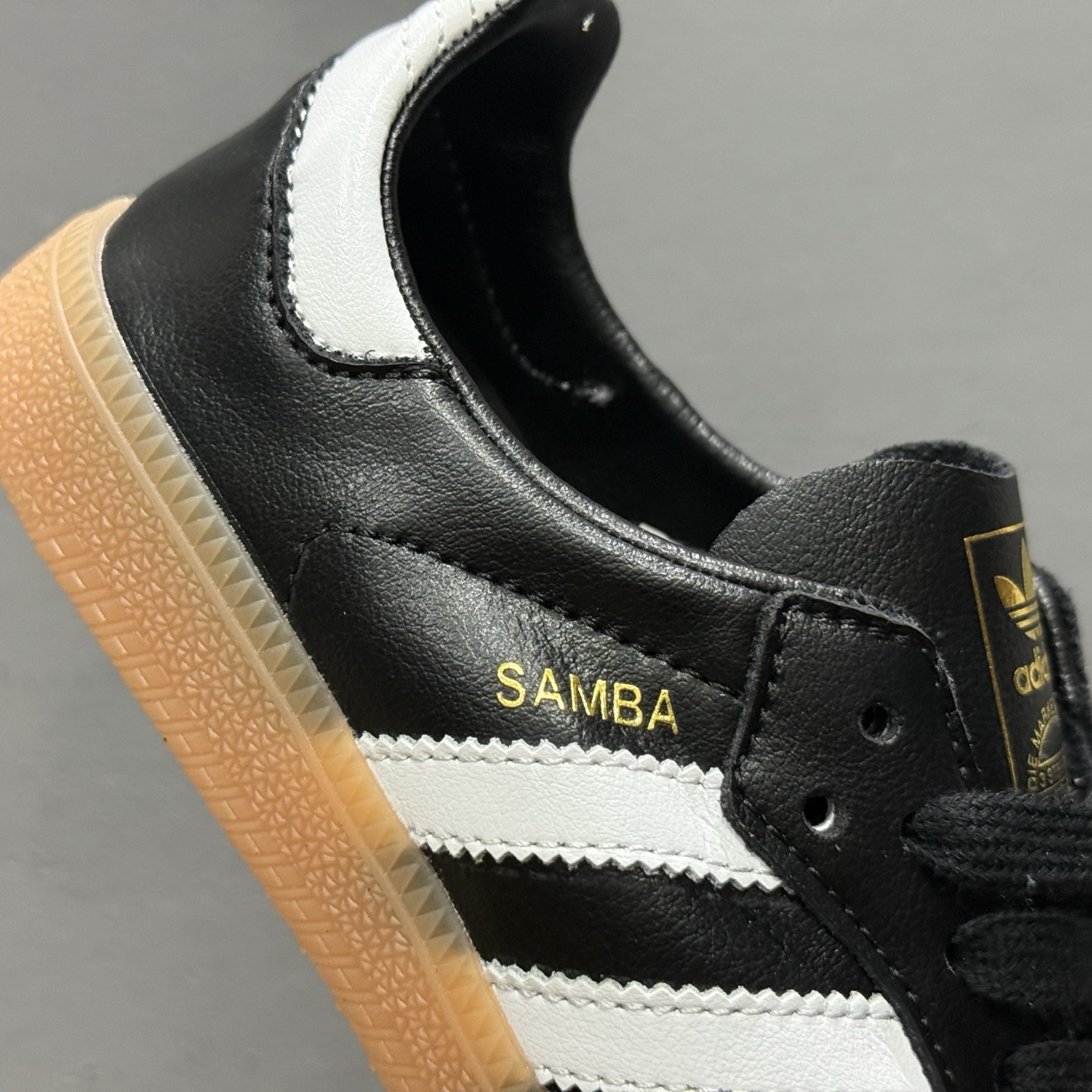 Adidas Originals SAMBA DECON 桑巴舞系列阿迪达斯 三叶草 绅士德训足球风百搭低帮休闲运动板鞋 IF0641-High Quatity Cheap Brand wholesale wholesaler seller Clothes Bags handbags Sneakers Top Fashion Clothing Shoes from China Factory Chinese suppliers best Quality Beautiful Price Adidas Originals SAMBA DECON 桑巴舞系列阿迪达斯 三叶草 绅士德训足球风百搭低帮休闲运动板鞋 IF0641