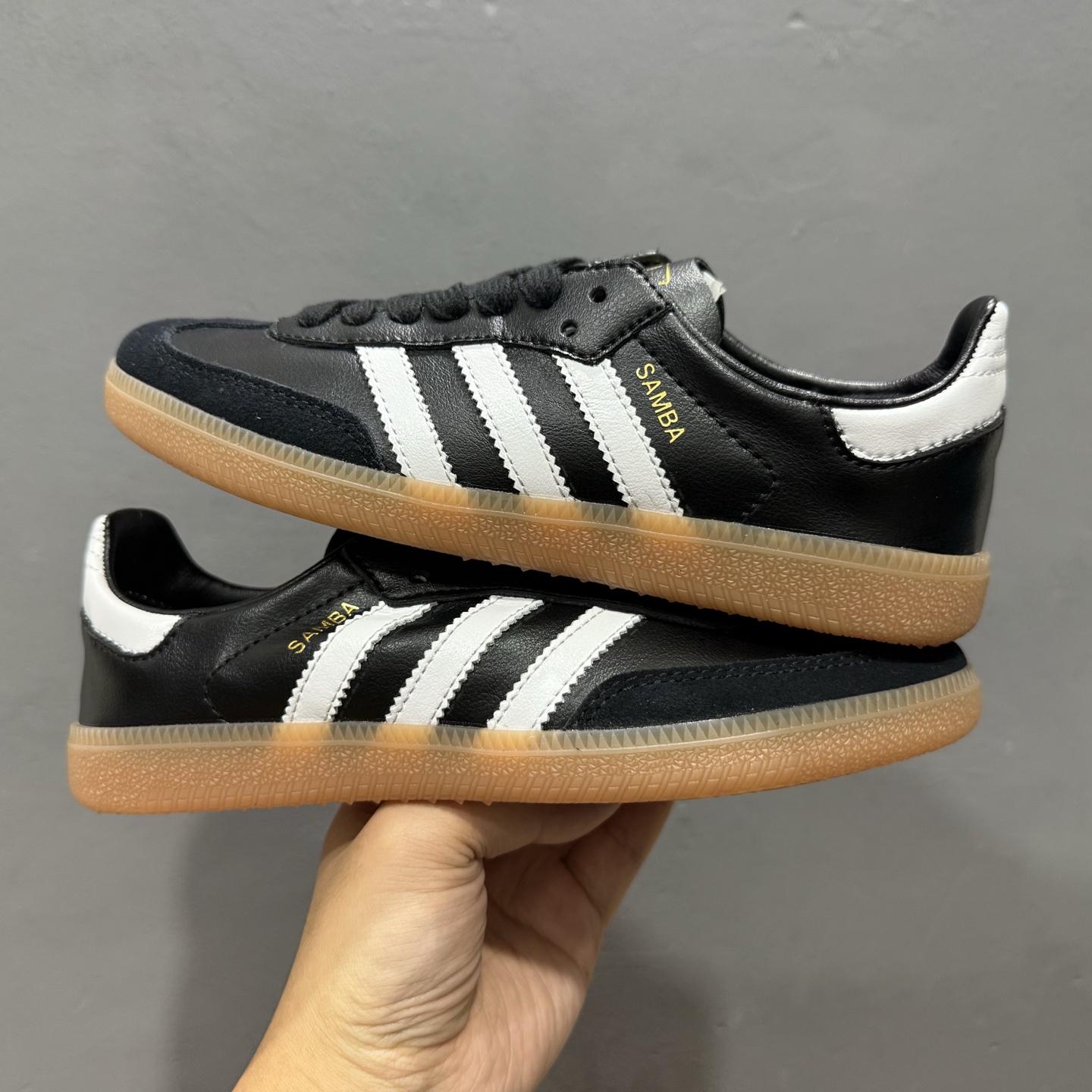 Adidas Originals SAMBA DECON 桑巴舞系列阿迪达斯 三叶草 绅士德训足球风百搭低帮休闲运动板鞋 IF0641-High Quatity Cheap Brand wholesale wholesaler seller Clothes Bags handbags Sneakers Top Fashion Clothing Shoes from China Factory Chinese suppliers best Quality Beautiful Price Adidas Originals SAMBA DECON 桑巴舞系列阿迪达斯 三叶草 绅士德训足球风百搭低帮休闲运动板鞋 IF0641