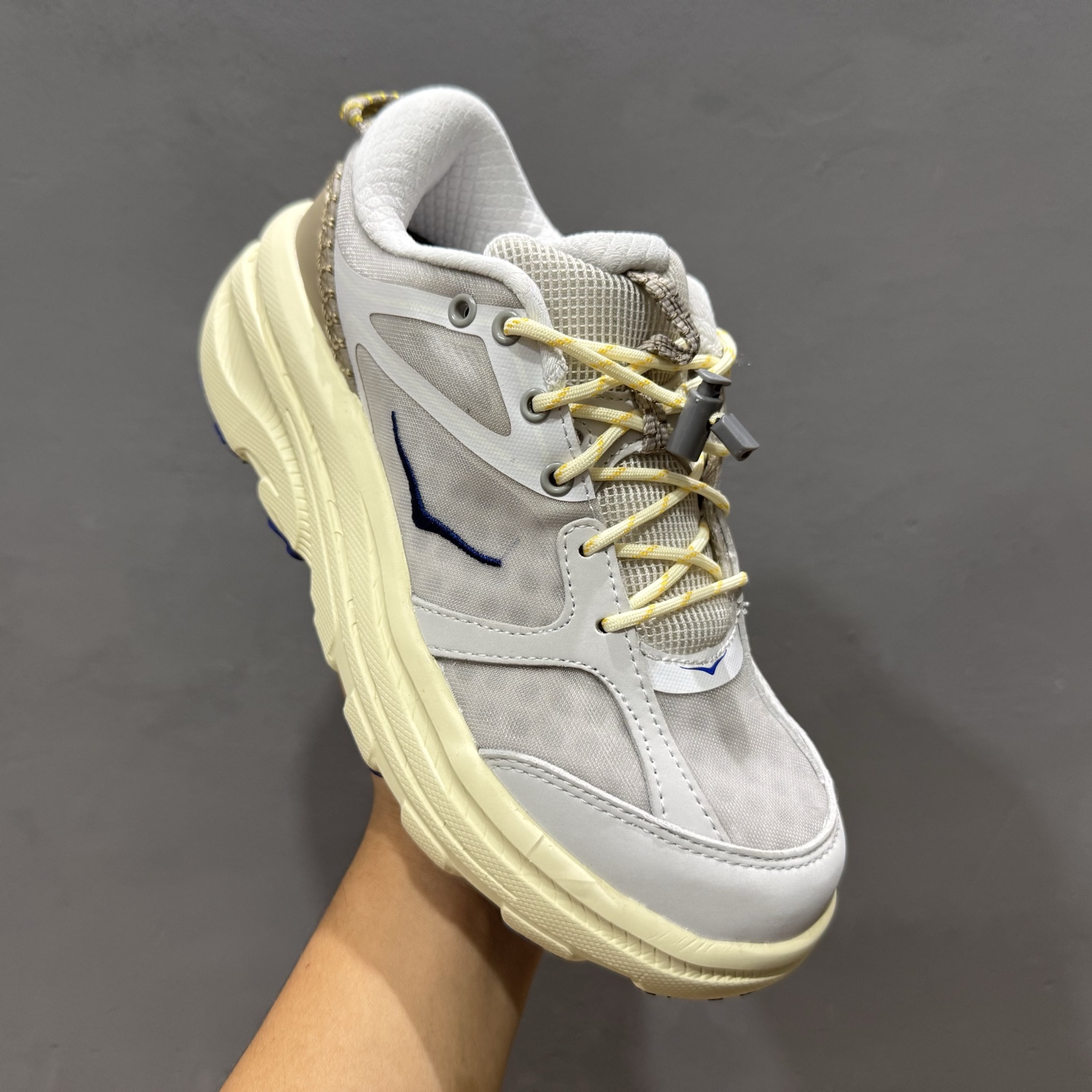 HOKA U TOR SUMMIT 轻盈跑鞋