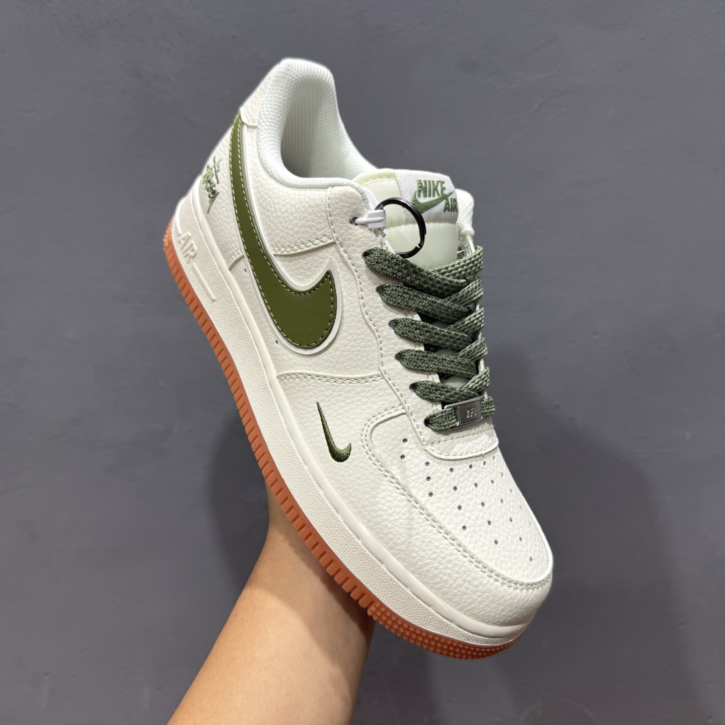 XC/ NIke Air Force 1 '07 Low “斯图西联名——草绿生胶底”空军一号 低帮 运动鞋 休闲鞋 XX3168-127